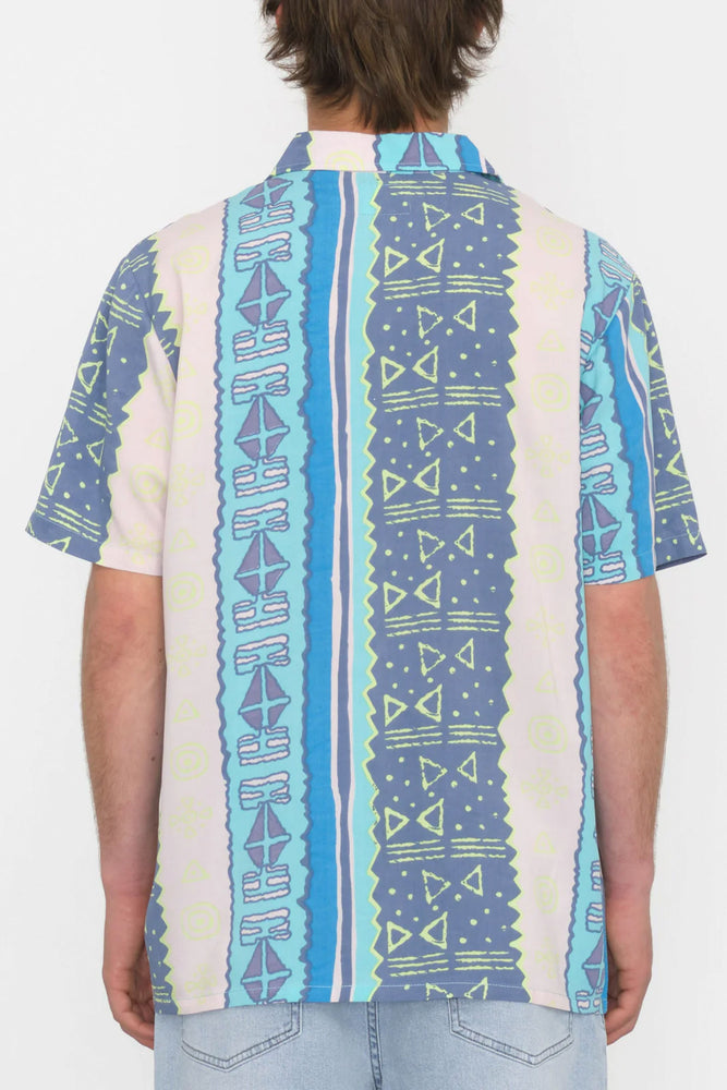 Pukas-Surf-Shop-man-shirt-VOLCOM-BOLD-MOVES-CRETE-BLUE