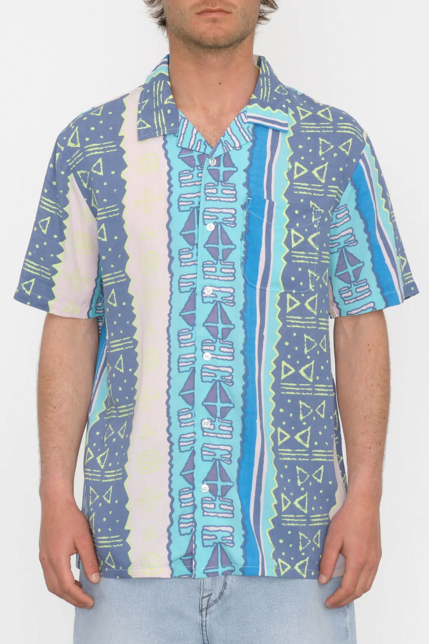 Pukas-Surf-Shop-man-shirt-VOLCOM-BOLD-MOVES-CRETE-BLUE