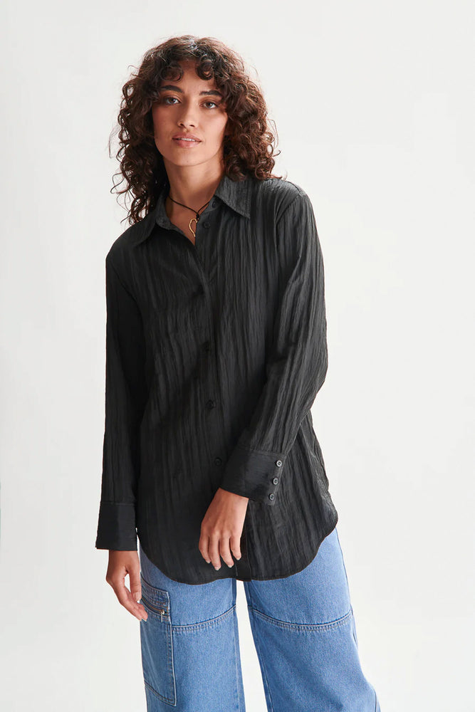 Pukas-Surf-Shop-woman-shirt-24colours-bluse-in-black