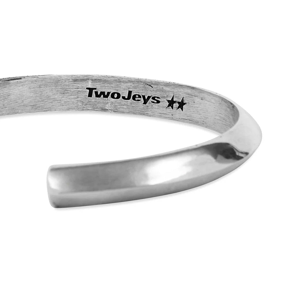 
                      
                        PUKAS-SURF-SHOP-BRACELET-TWO-JEYS-ONE-ENERGY
                      
                    