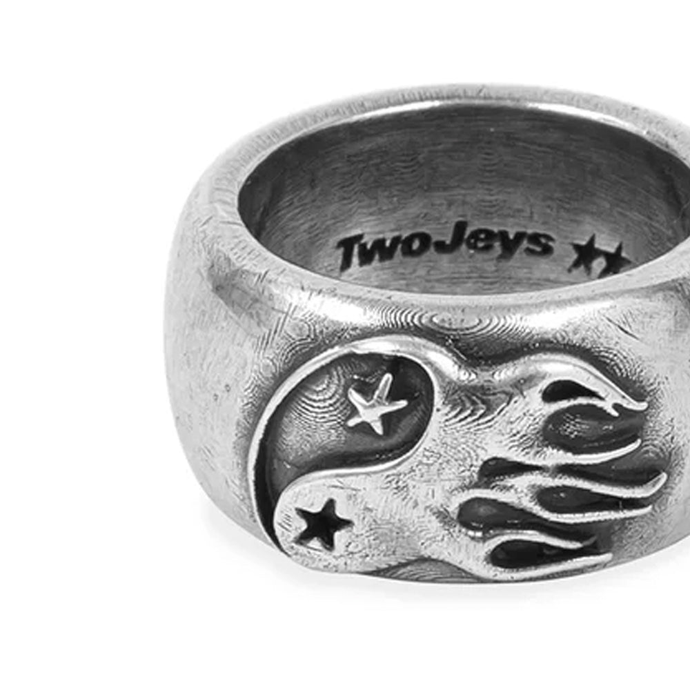 PUKAS-SURF-SHOP-RING-TWO-JEYS-ONE-ENERGY