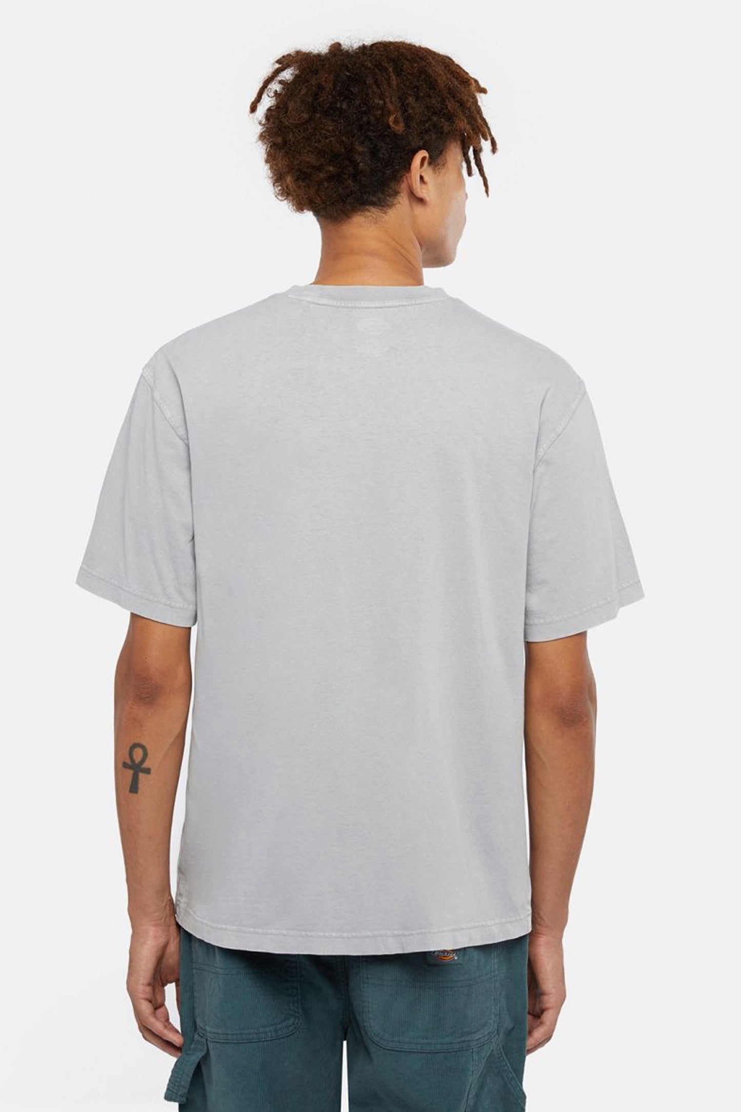 PUKAS-SURF-SHOP-TEE-DICKIES-PLENTYWOOD-ULTIMATE-GRAY