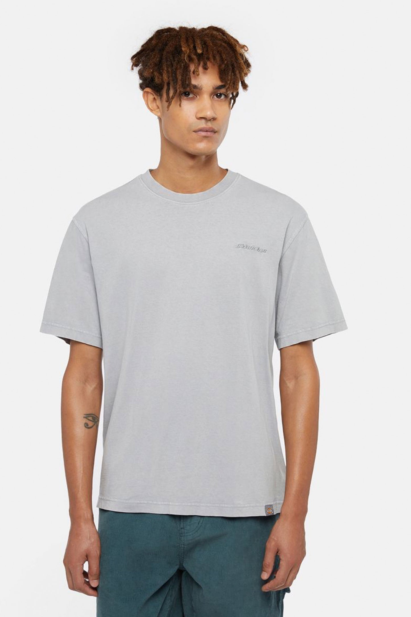 PUKAS-SURF-SHOP-TEE-DICKIES-PLENTYWOOD-ULTIMATE-GRAY