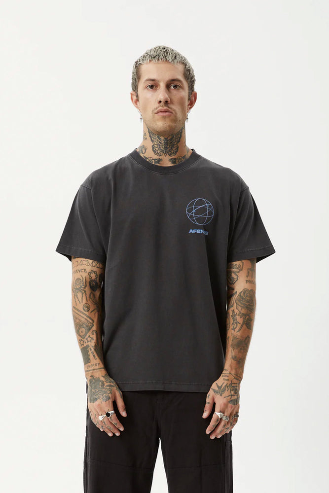 
                  
                    PUKAS-SURF-SHOP-TEE-MAN-AFENDS-GLOBALISATION-BLACK
                  
                