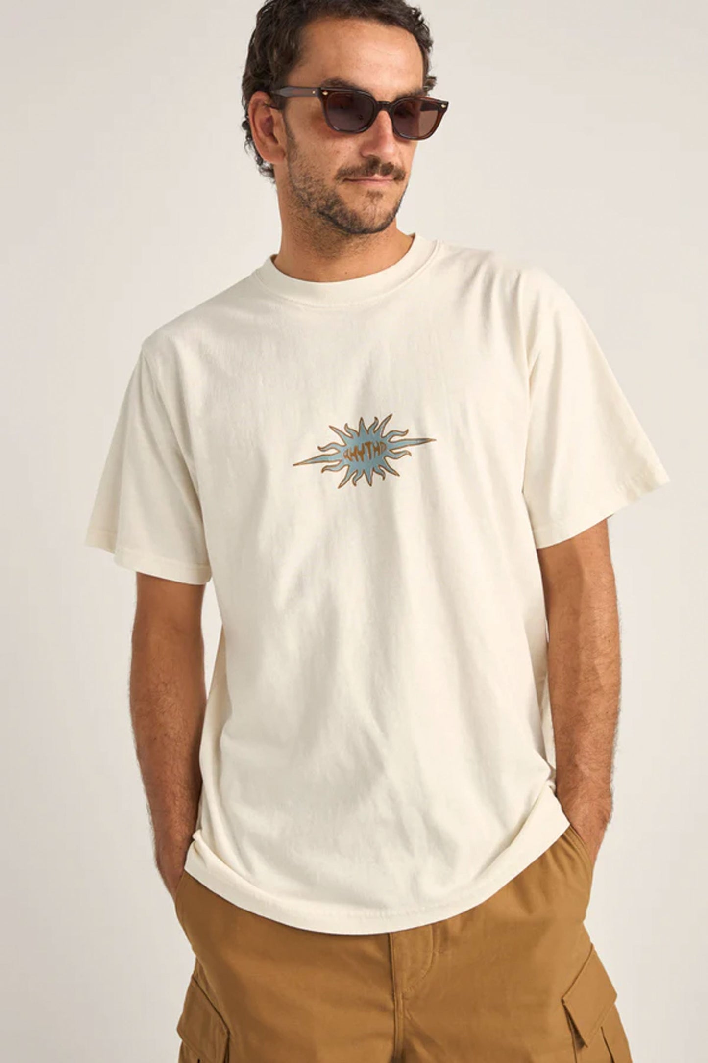 PUKAS-SURF-SHOP-TEE-MAN-RHYTHM-FLAME-PRINTED-VINTAGE-WHITE