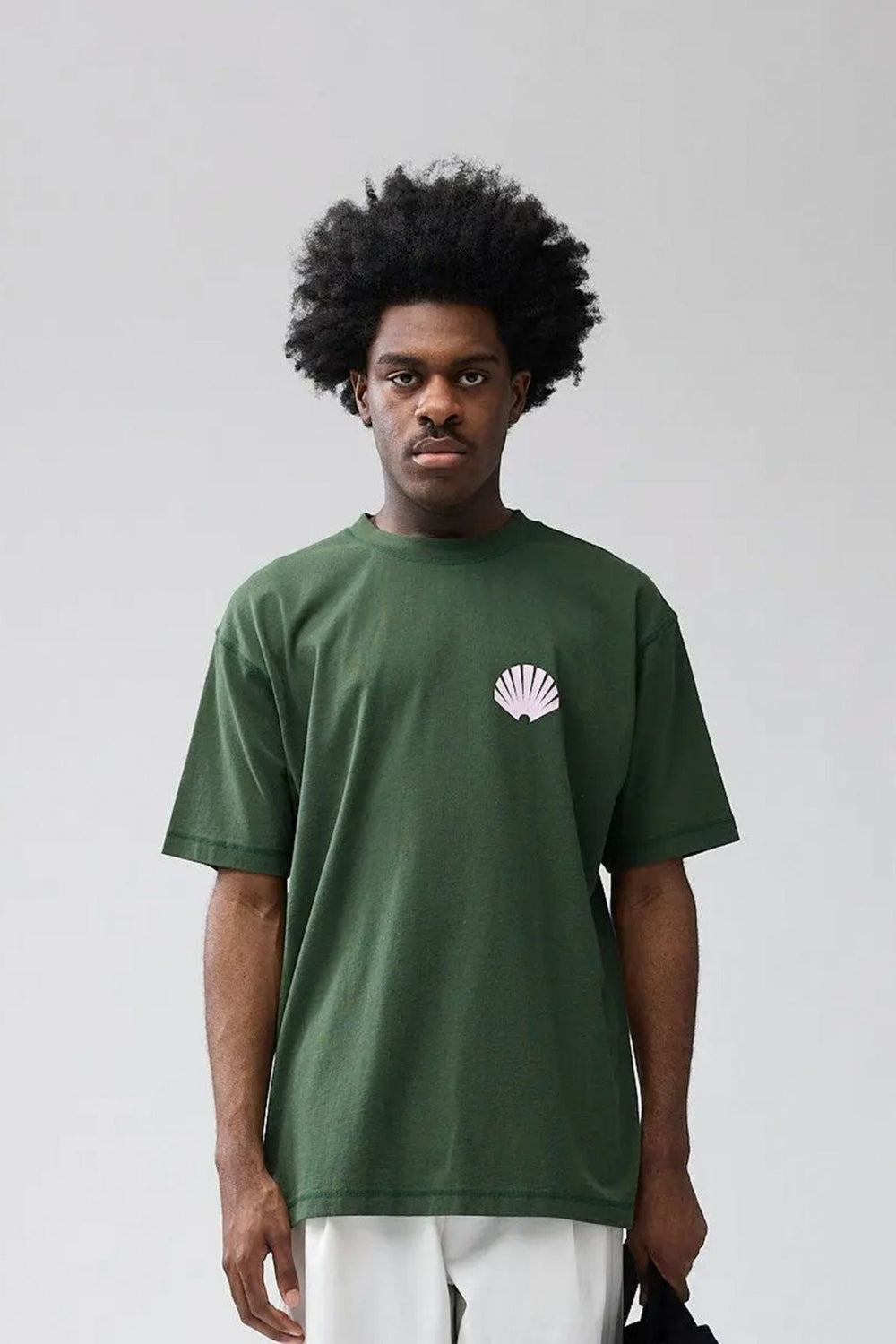 PUKAS-SURF-SHOP-TEE-NEW-AMSTERDAM-LOGO-GREEN