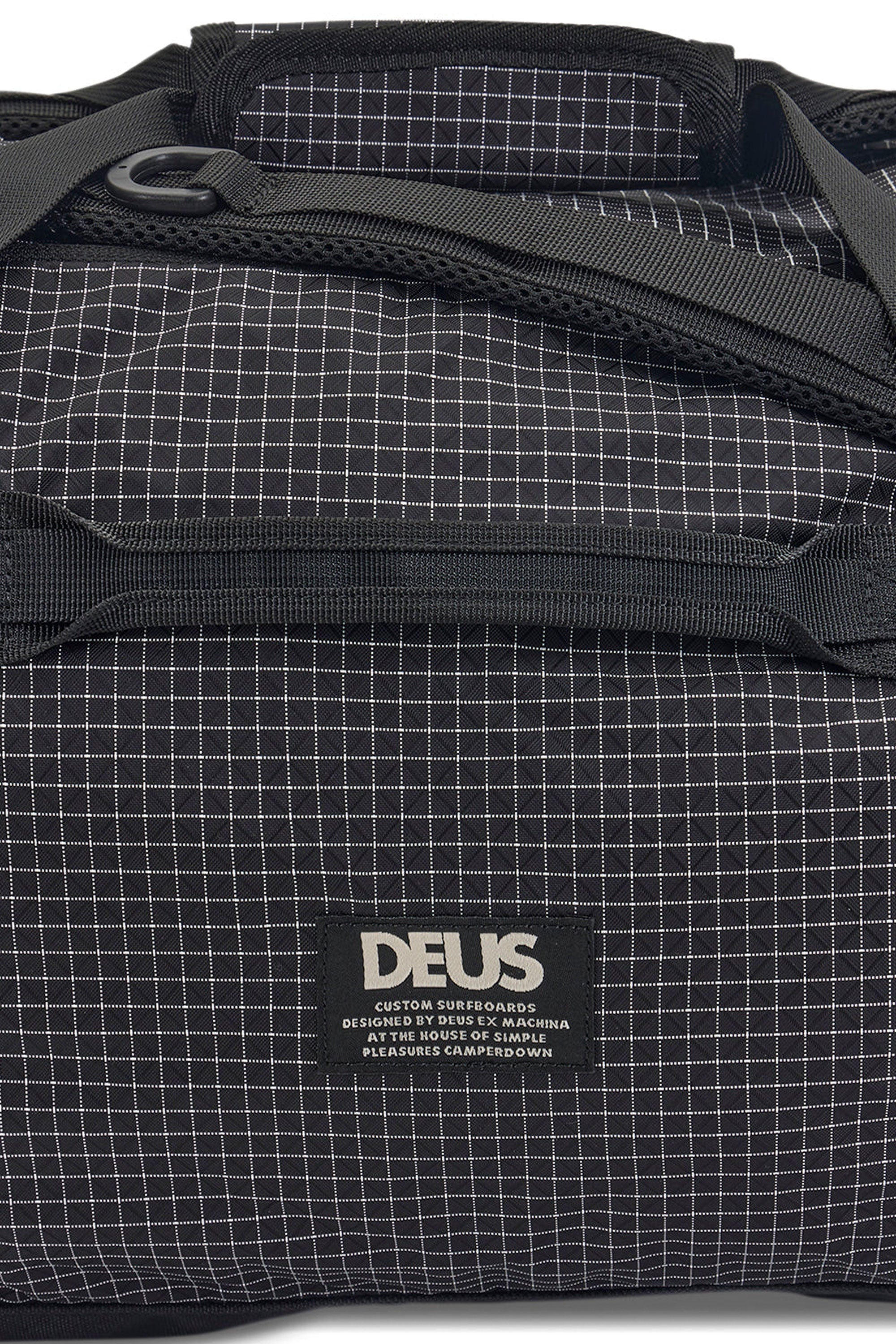 DEUS PEYTON DUFFLE BLACK | Shop at PUKAS SURF SHOP