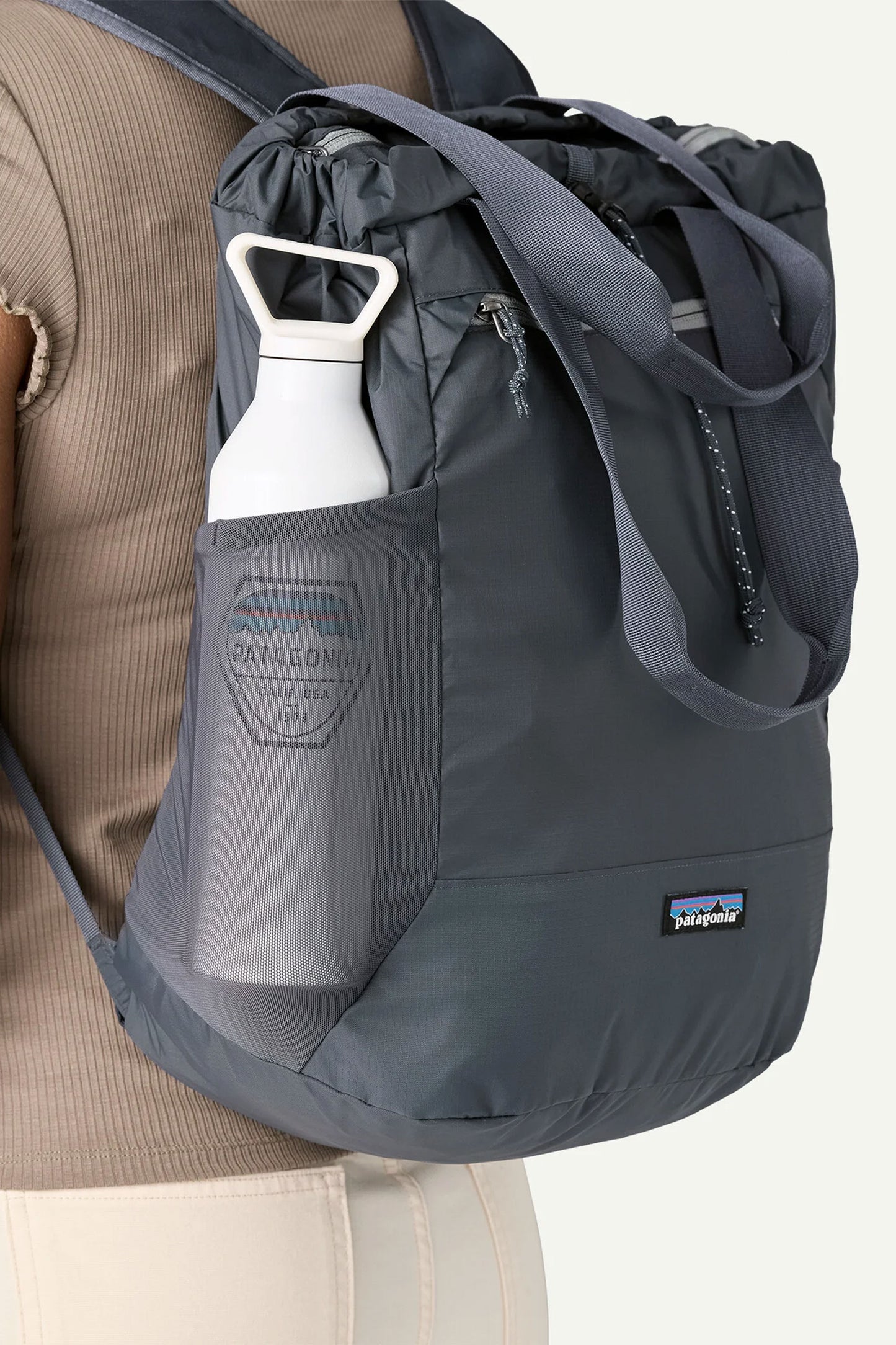 patagonia lightweight travel tote backpack PATAGONIA - TERRAVIA TOTE PACK - 24L - SMOLDER BLUE
