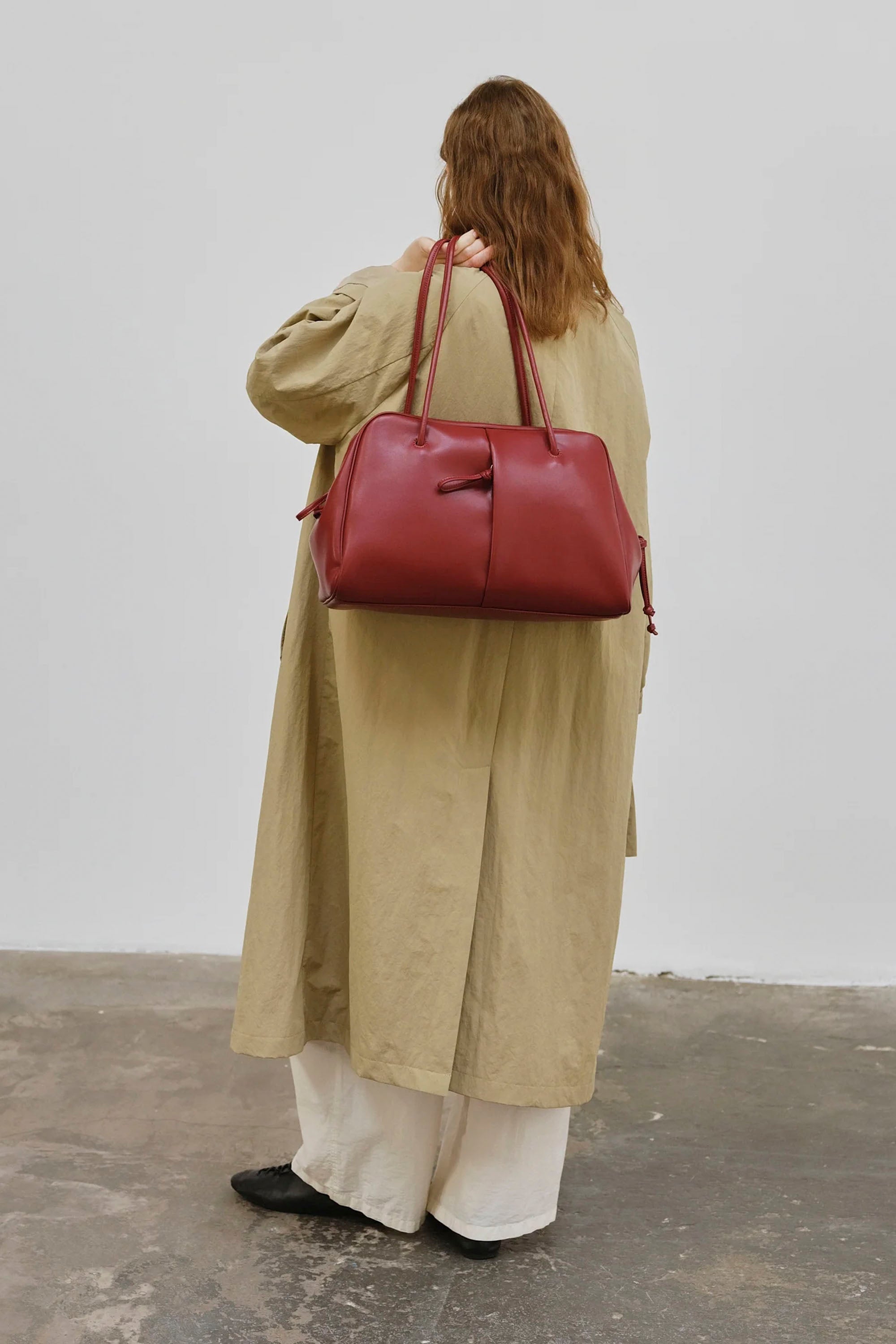 バッグ olend BROOKLYN BAG cherry red ÖLEND Brooklyn Bag Cherry Red | Shop at PUKAS SURF SHOP