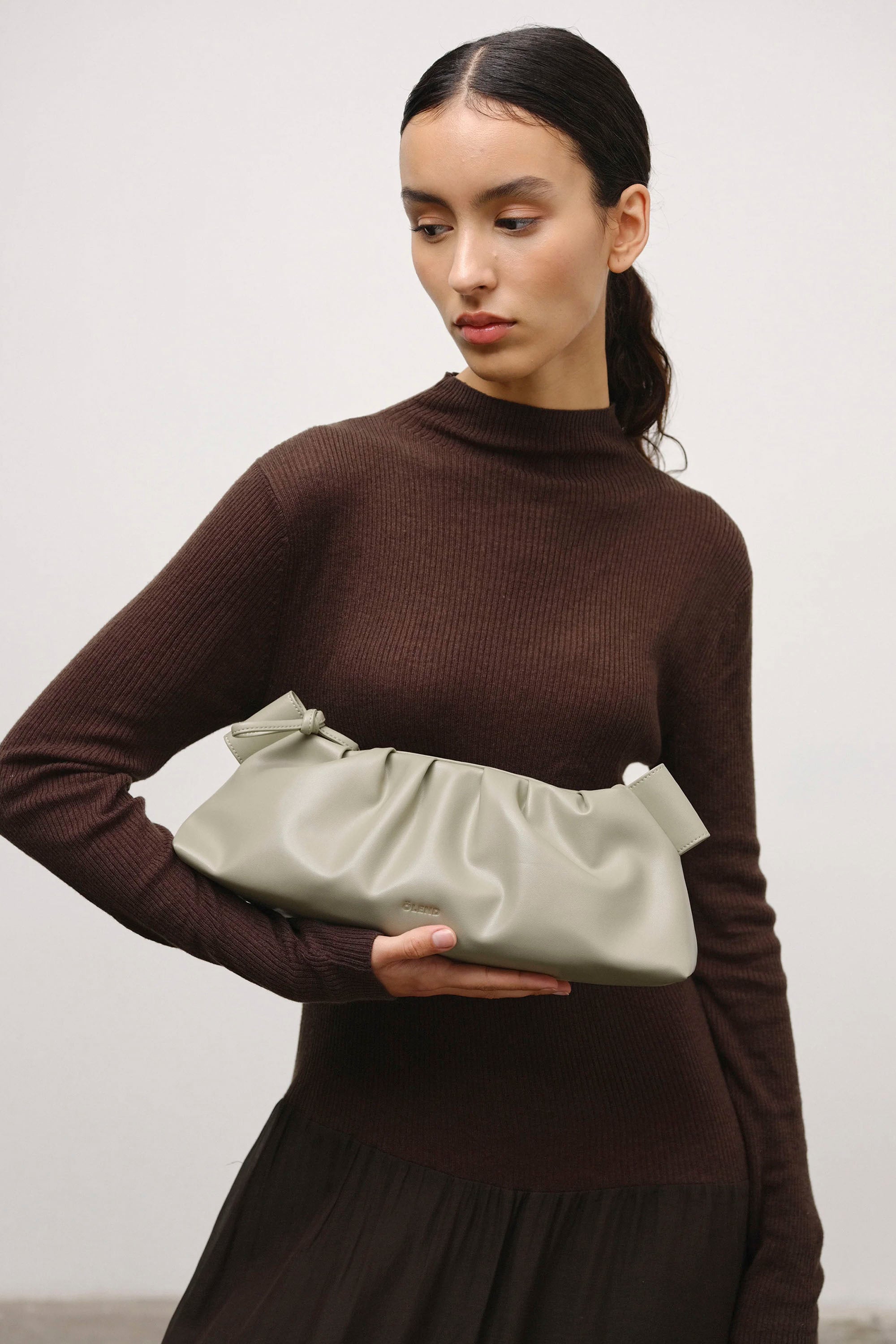 値下【新品未使用】OLEND　オーレンド　Dumpling Bag Sage ÖLEND Dumpling Bag Sage | Shop at PUKAS SURF SHOP