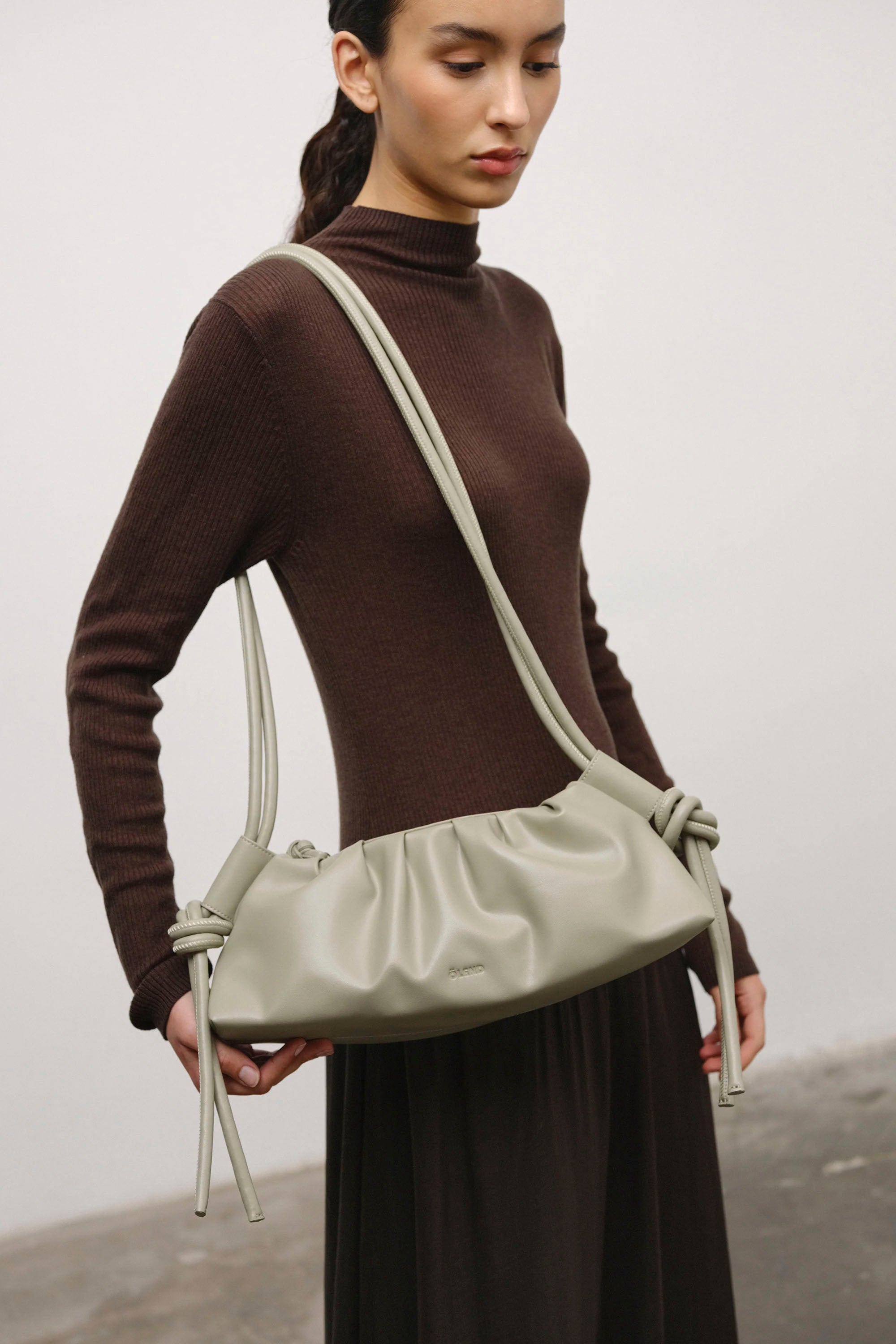 値下【新品未使用】OLEND　オーレンド　Dumpling Bag Sage ÖLEND Dumpling Bag Sage | Shop at PUKAS SURF SHOP