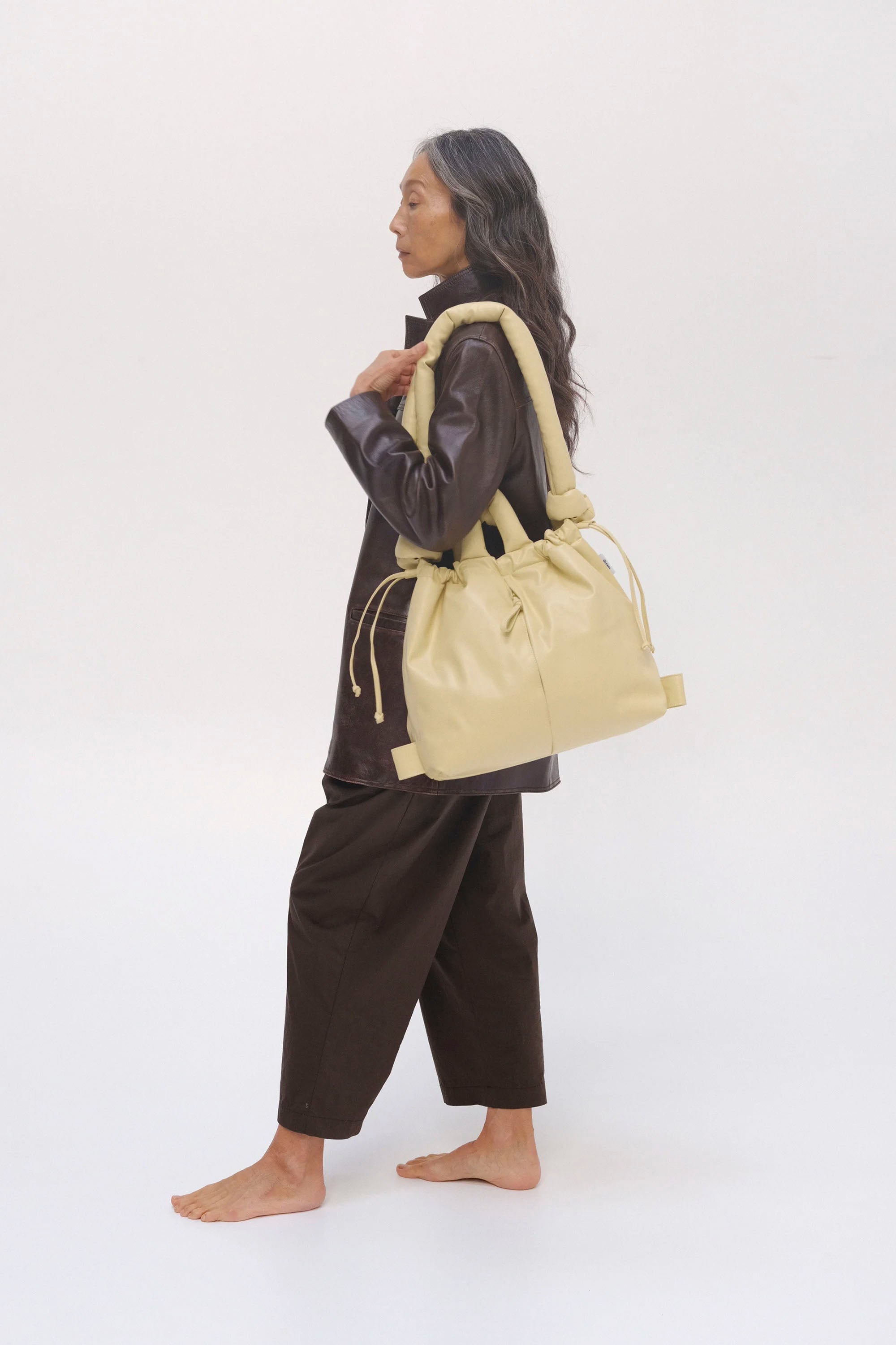 バッグ OLEND ONA VEGAN LEATHER butter yellow ÖLEND Ona Vegan Leather Butter Yellow Bag | Shop at PUKAS SURF SHOP