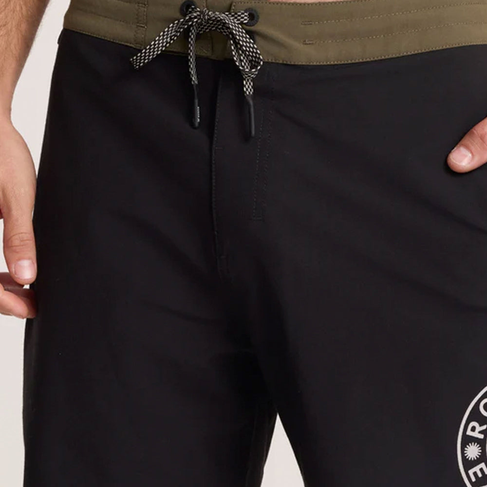 
                      
                        Pukas-Surf-Shop-Boardshort-Man-Roark-Chiller-Black
                      
                    