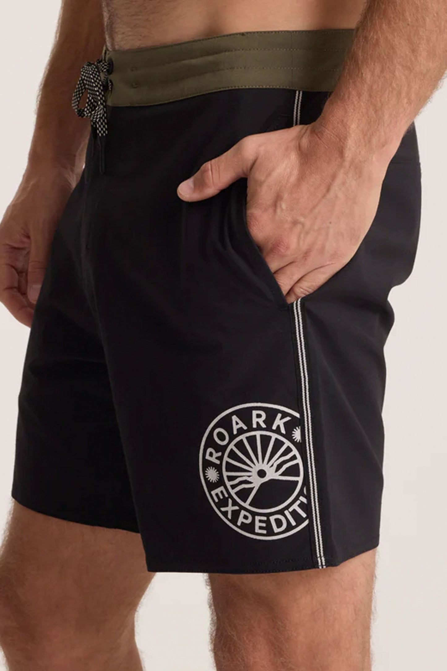 Pukas-Surf-Shop-Boardshort-Man-Roark-Chiller-Black