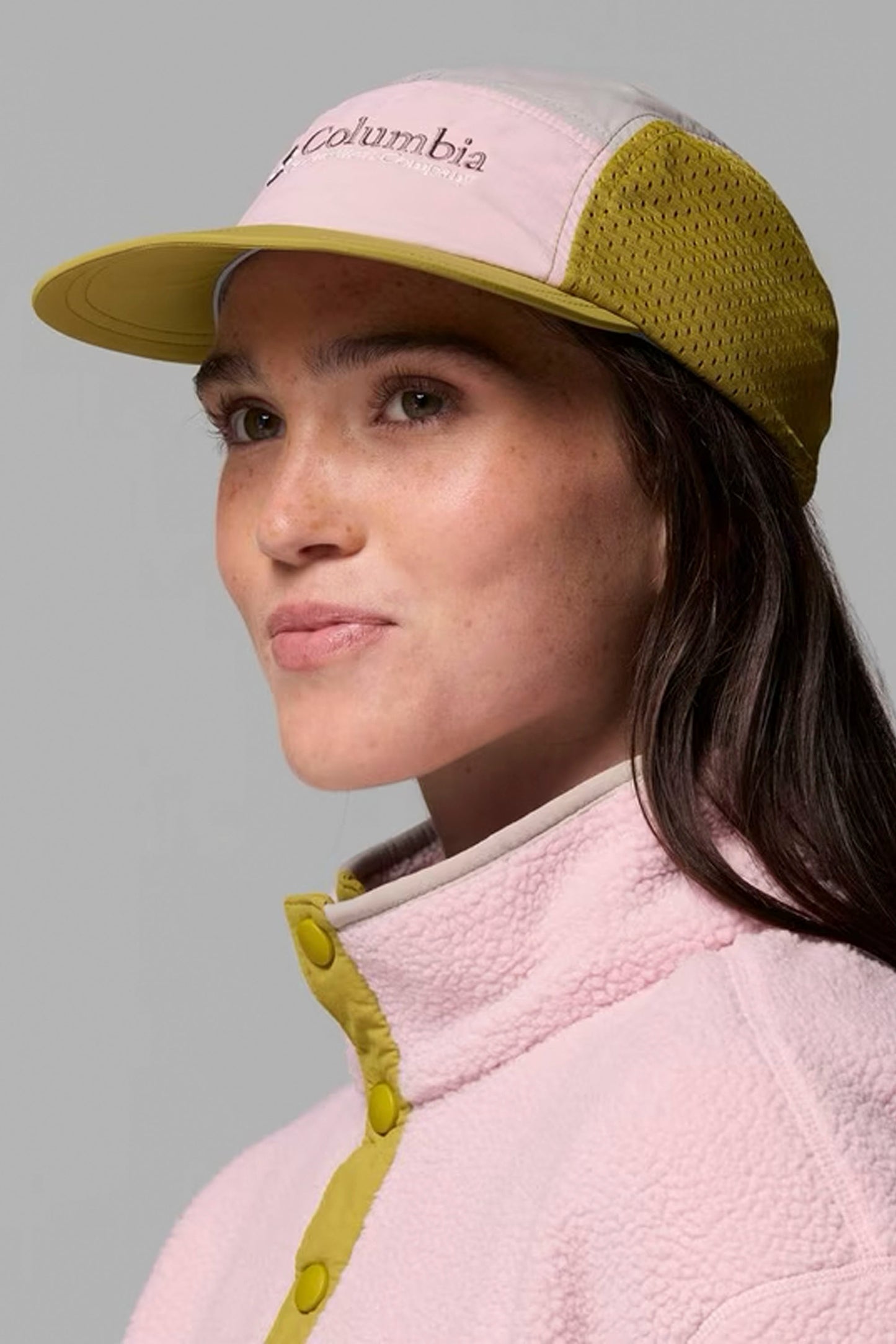 Columbia Wingmark low-profile cap in Peppercorn