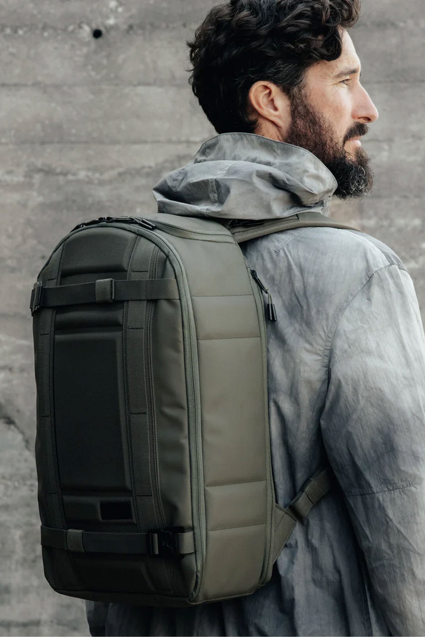 https://pukassurfshop.com/cdn/shop/files/Pukas-Surf-Shop-Db-Journey-backpack-ramverk-21l-moss-green-4.jpg?v=1697462611&width=1445