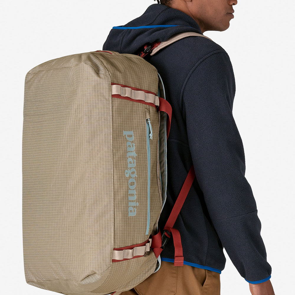 Pukas-Surf-Shop-Duffel-Pataagonia-Black-Hole-55L-Beige