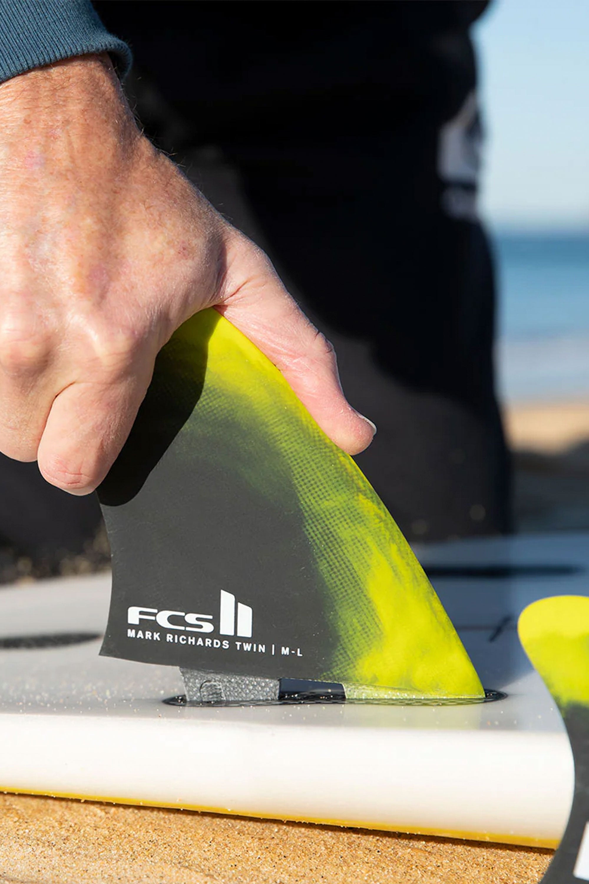 FCS - FCS Mark Richards TwinフィンM/L ブラック/イエロー新品 FCS - FCS II MARK RICHARDS TWIN - PC - M/L - 2+1FINS | Shop at