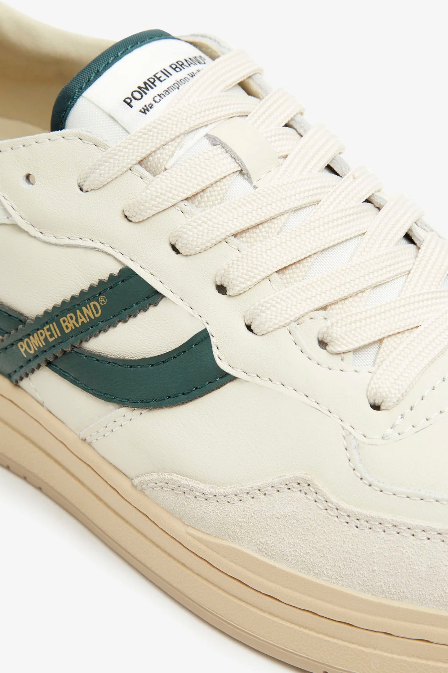 Pompeii Beige leather footwear with green lines on the sides - close up
