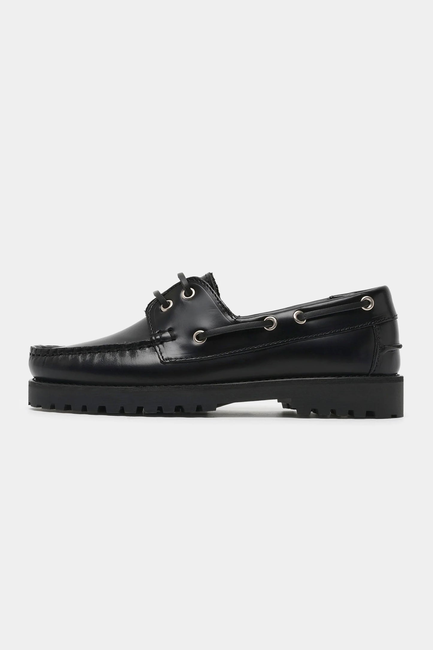 GARMENT PROJECT Ollie Boat Shoe in black polido leather for women - side view