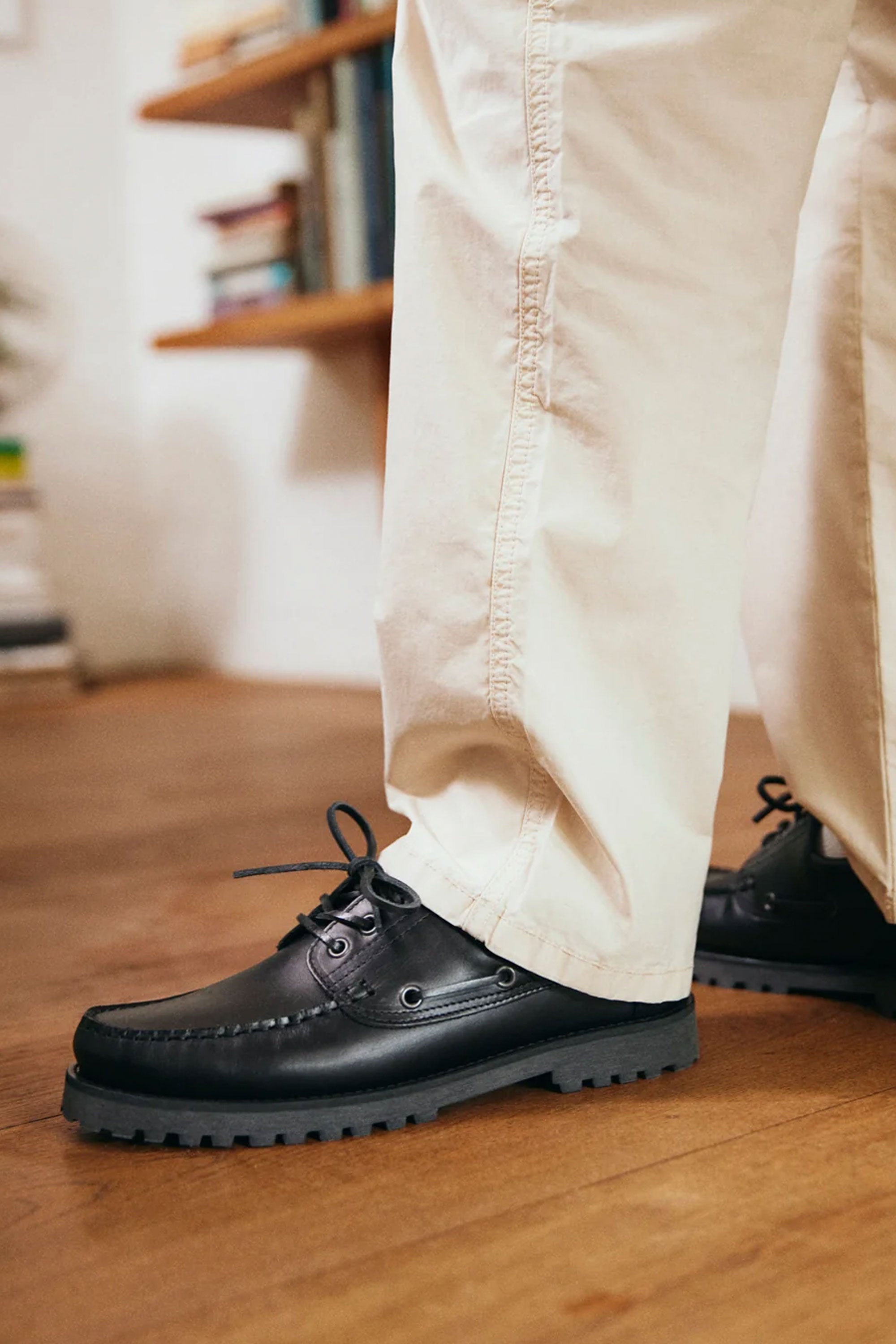 GARMENT PROJECT - OLLIE BOAT SHOE - BLACK LEATHER - MAN | Shop at