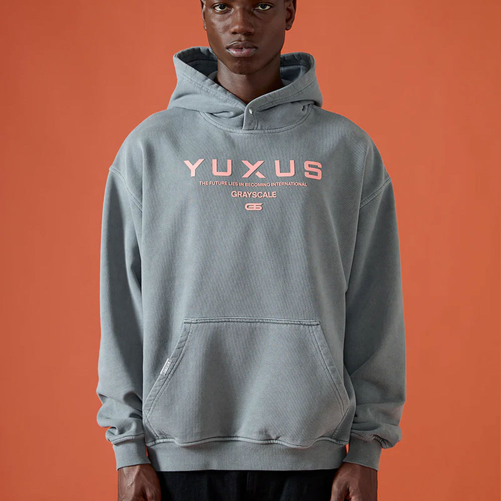 Pukas-Surf-Shop-Hoodie-Man-Yuxus-grayscale-argent