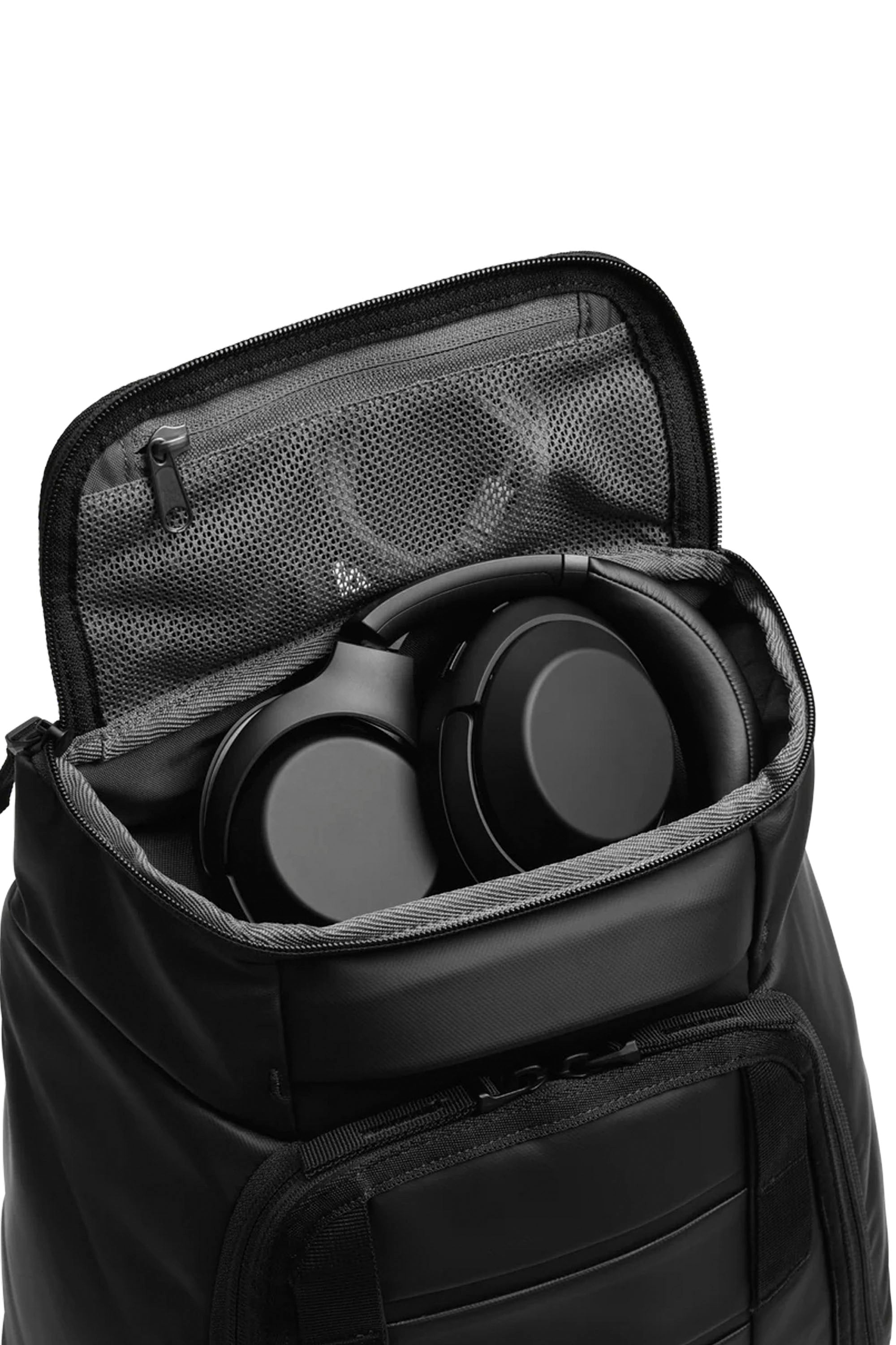 Db Hugger Backpack 20L Black Out | Shop at PUKAS SURF SHOP