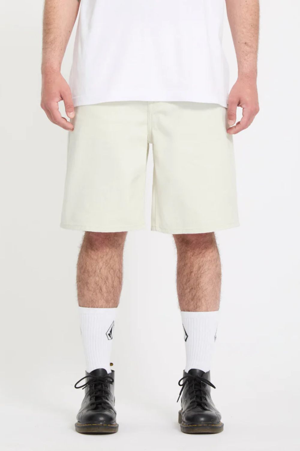 VOLCOM Billow Denim Short dirty white men's wide-cut denim short – surf lifestyle summer essential

