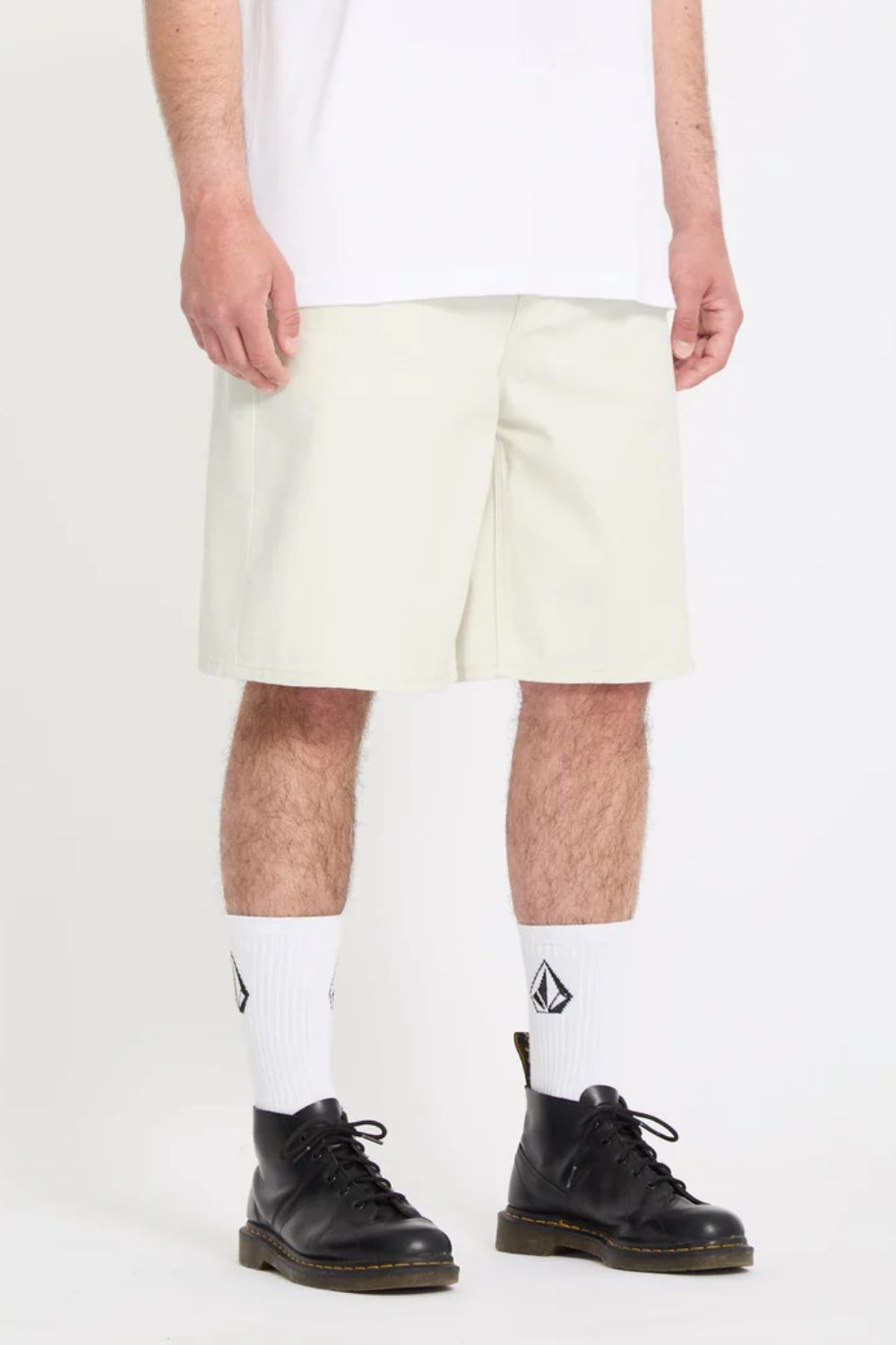 VOLCOM Billow Denim Short dirty white men's wide-cut denim short – surf lifestyle summer essential

