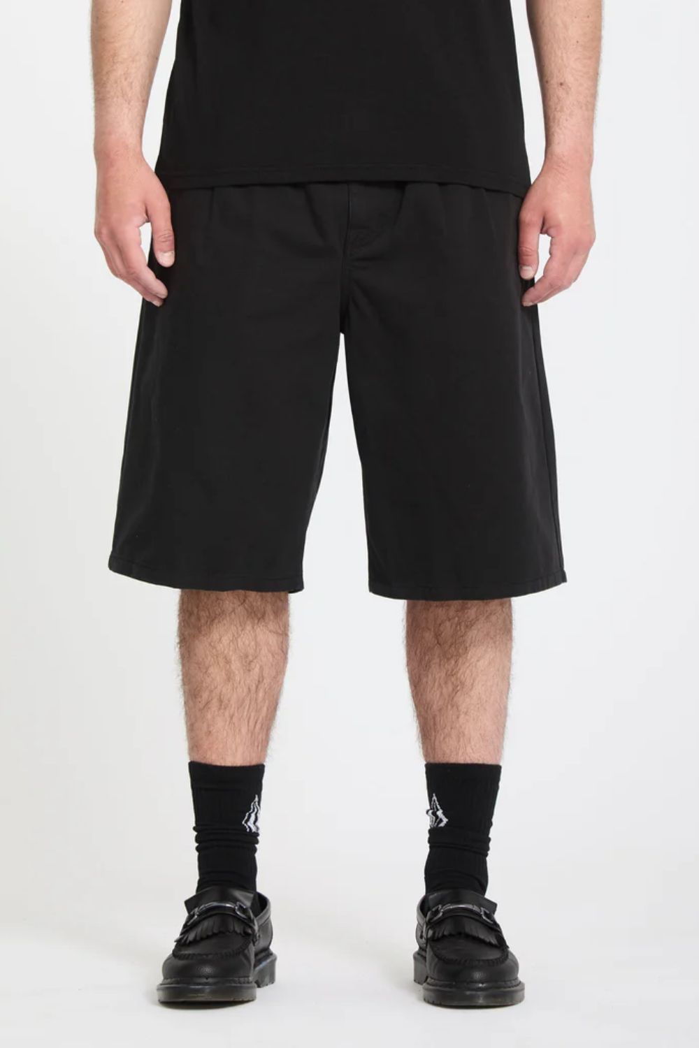 VOLCOM Chillow Pleat Chino Short black men's shorts – structured surf lifestyle summer street wear

