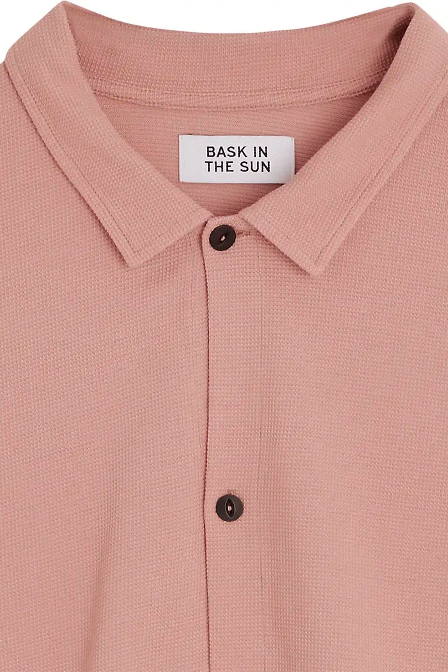 Bask In The Sun Leikio Shirt in Flamingo – honeycomb texture shirt for men, detail view | Pukas Surf Shop