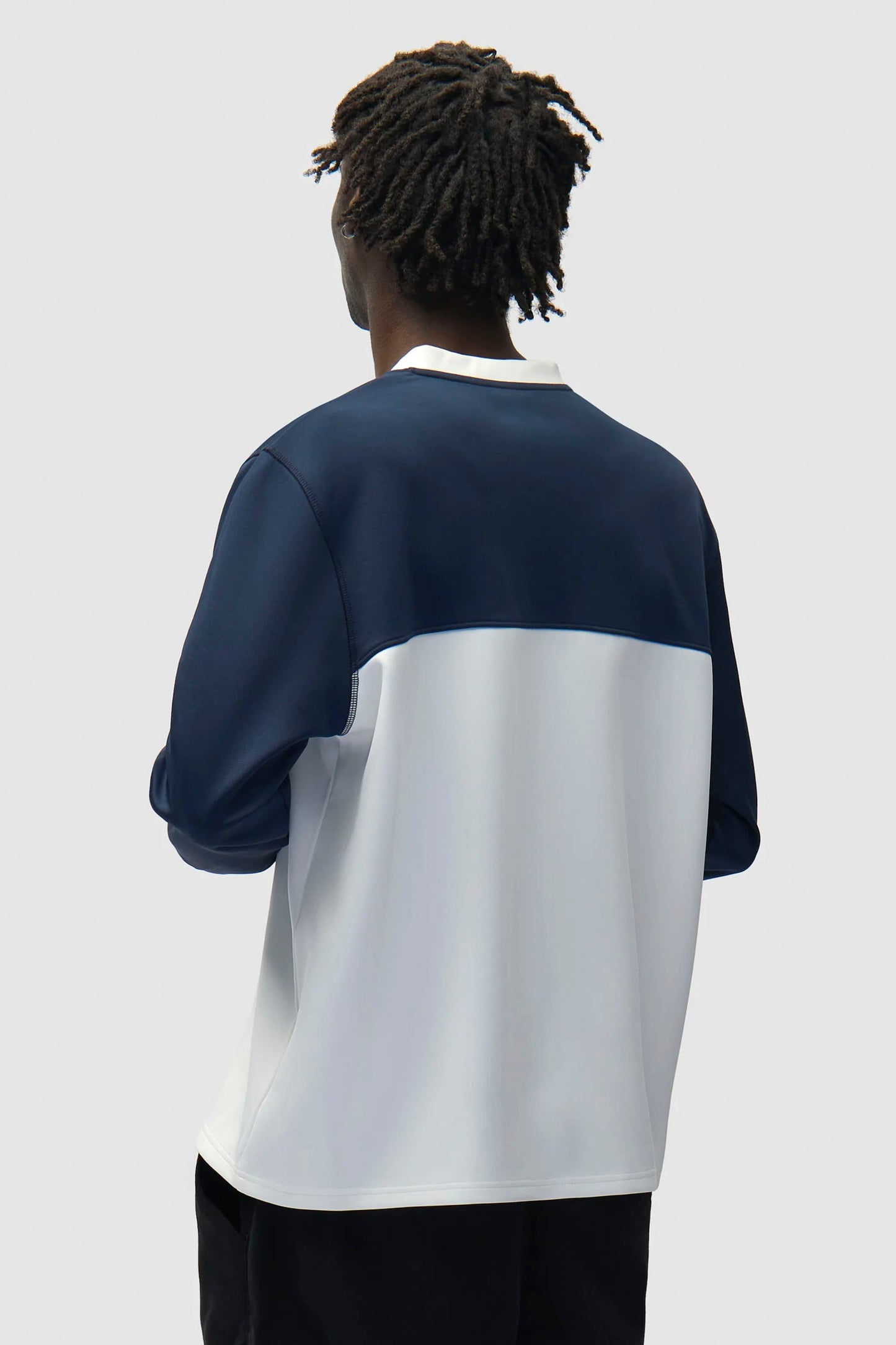 ARTE Circle Logo Longsleeve T-Shirt in white and navy - coastal essential