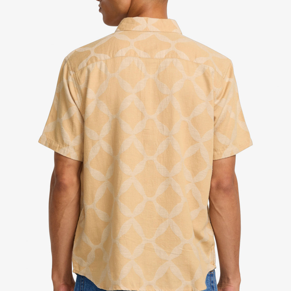 Pukas-Surf-Shop-Man-Shirt-Rvca-LA-Ornament-Yellow