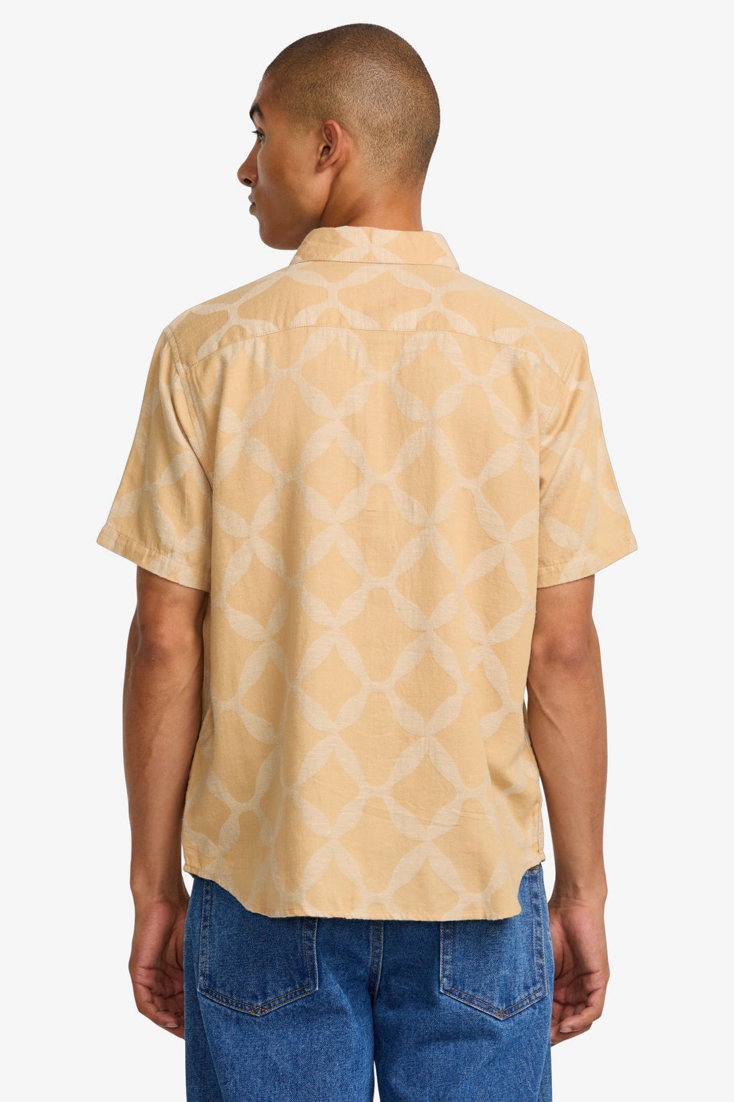 Pukas-Surf-Shop-Man-Shirt-Rvca-LA-Ornament-Yellow