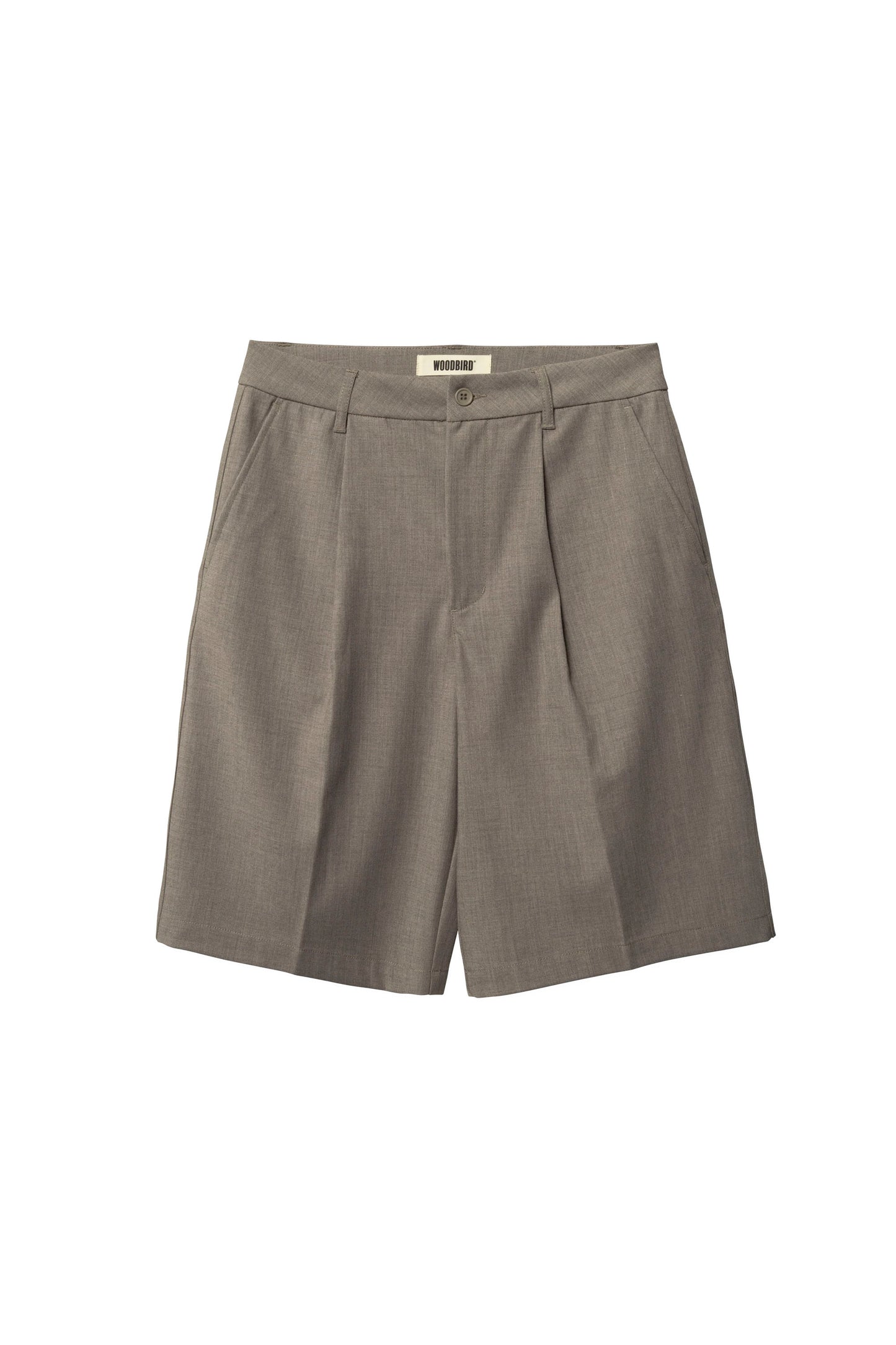 loose fit pleated shorts, wide leg silhouette