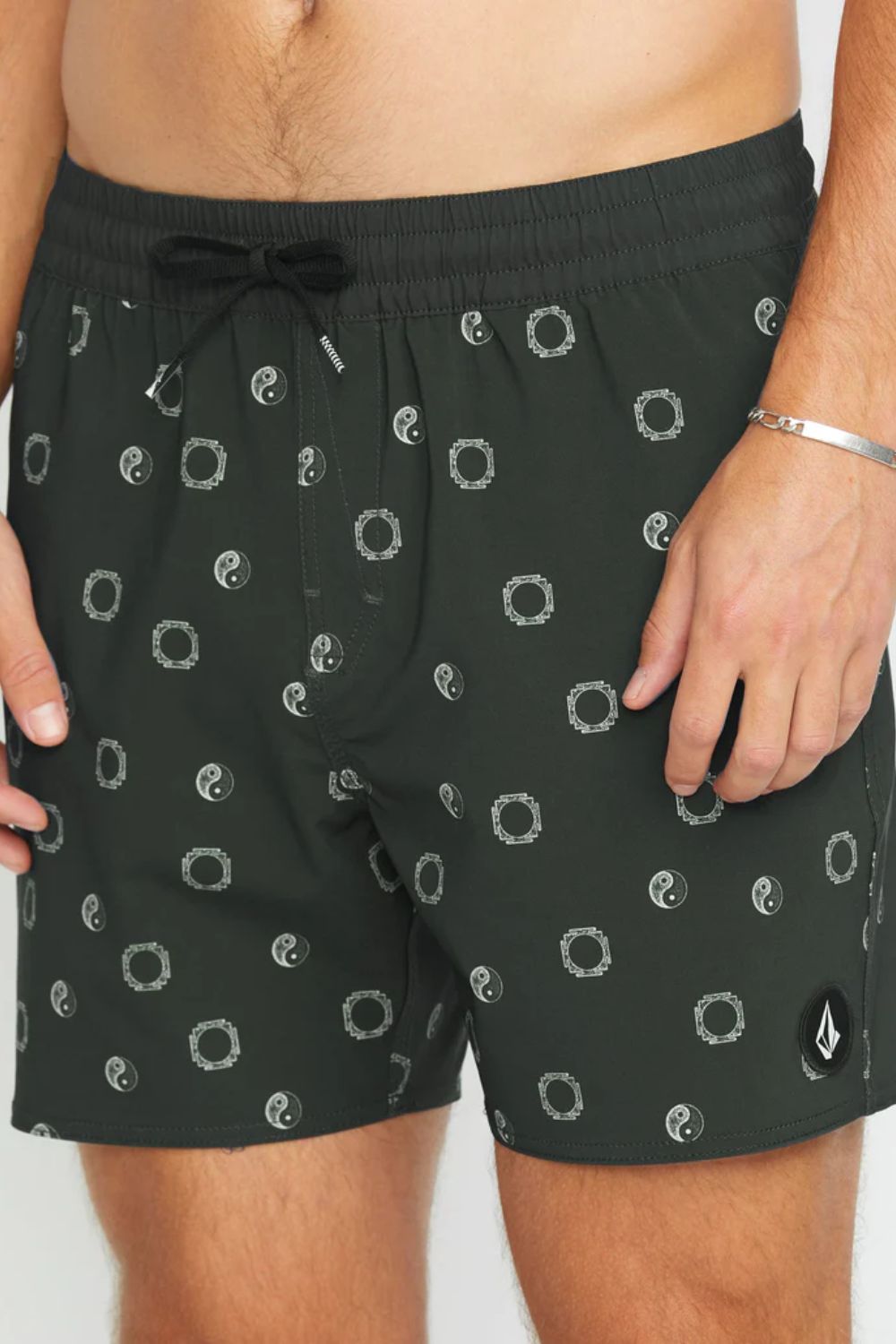VOLCOM Lido Print Trunk 16 squadron green men's boardshort – printed surf lifestyle summer swimwear
