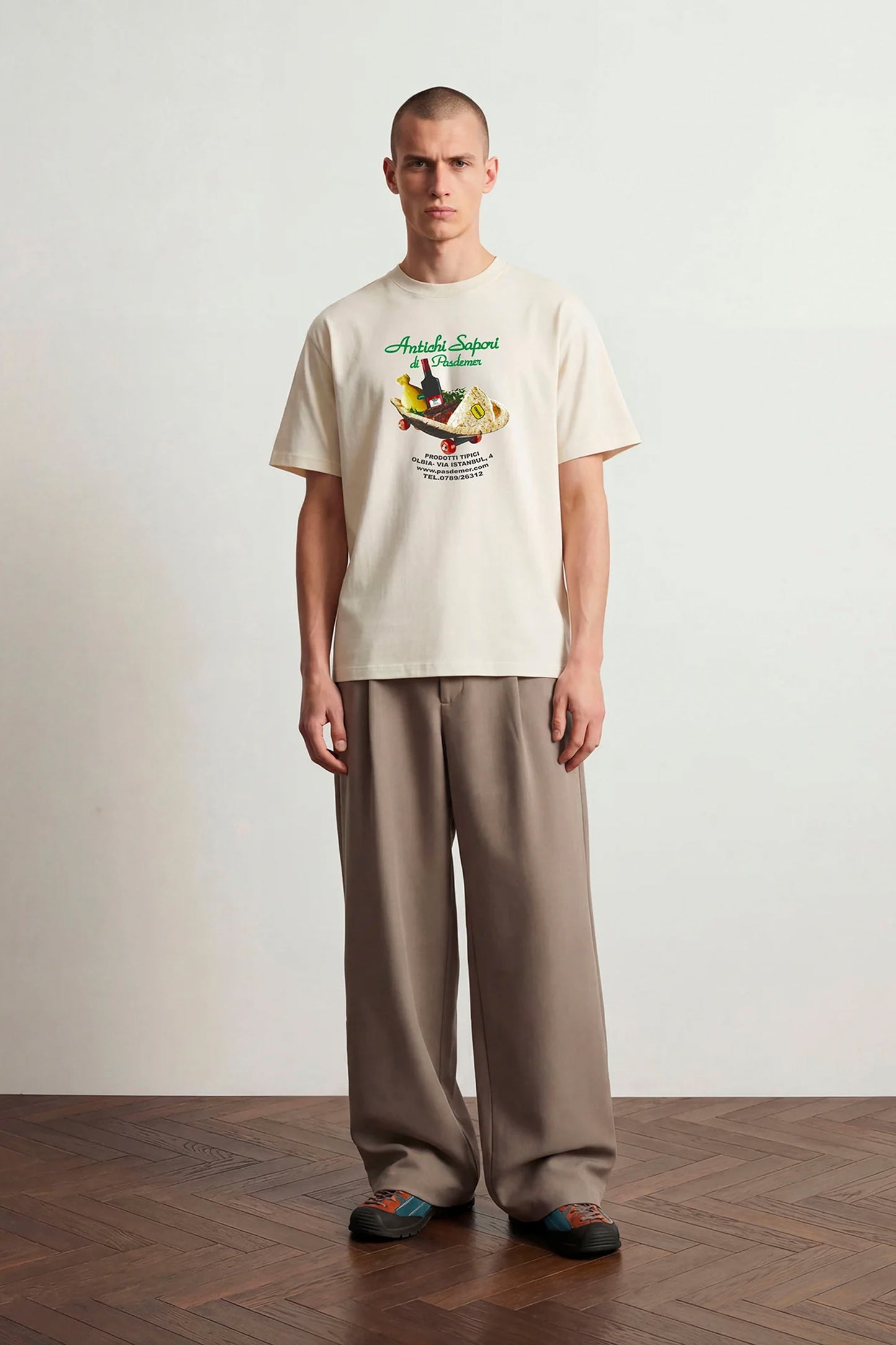 Pas de Mer Prodotti Tipici t-shirt in cream for men
