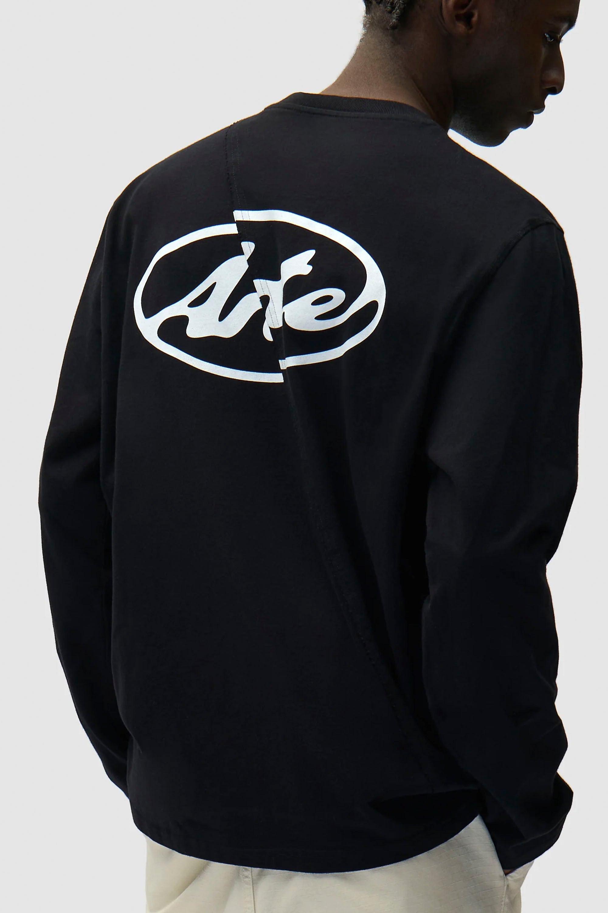ARTE Back Circle Logo Longsleeve Black | Shop at PUKAS – PUKAS