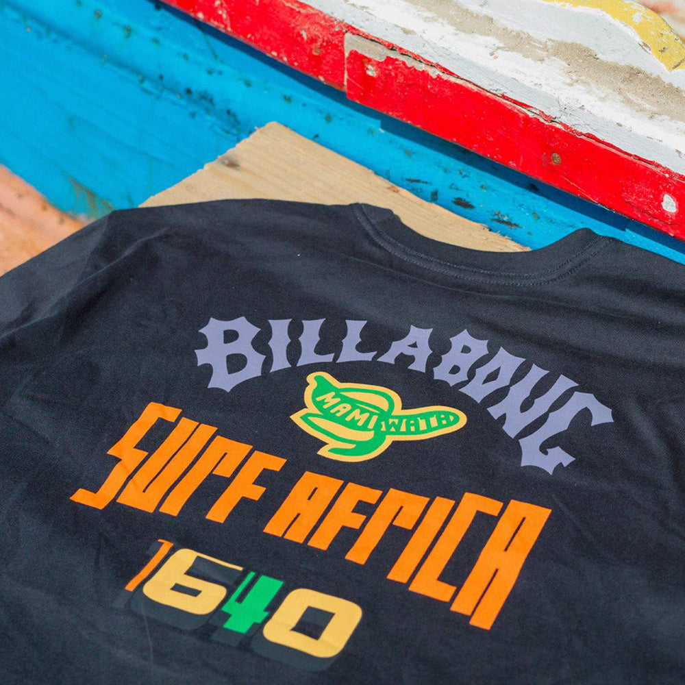 Pukas Surf Shop Man Tee Billabong Mamiwata Surf Africa Washed Black