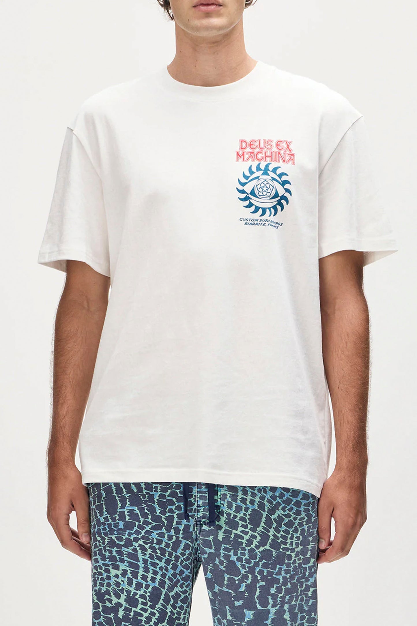Pukas Surf Shop Deus Ex Machina Crank Tee Vintage White oversized graphic tee