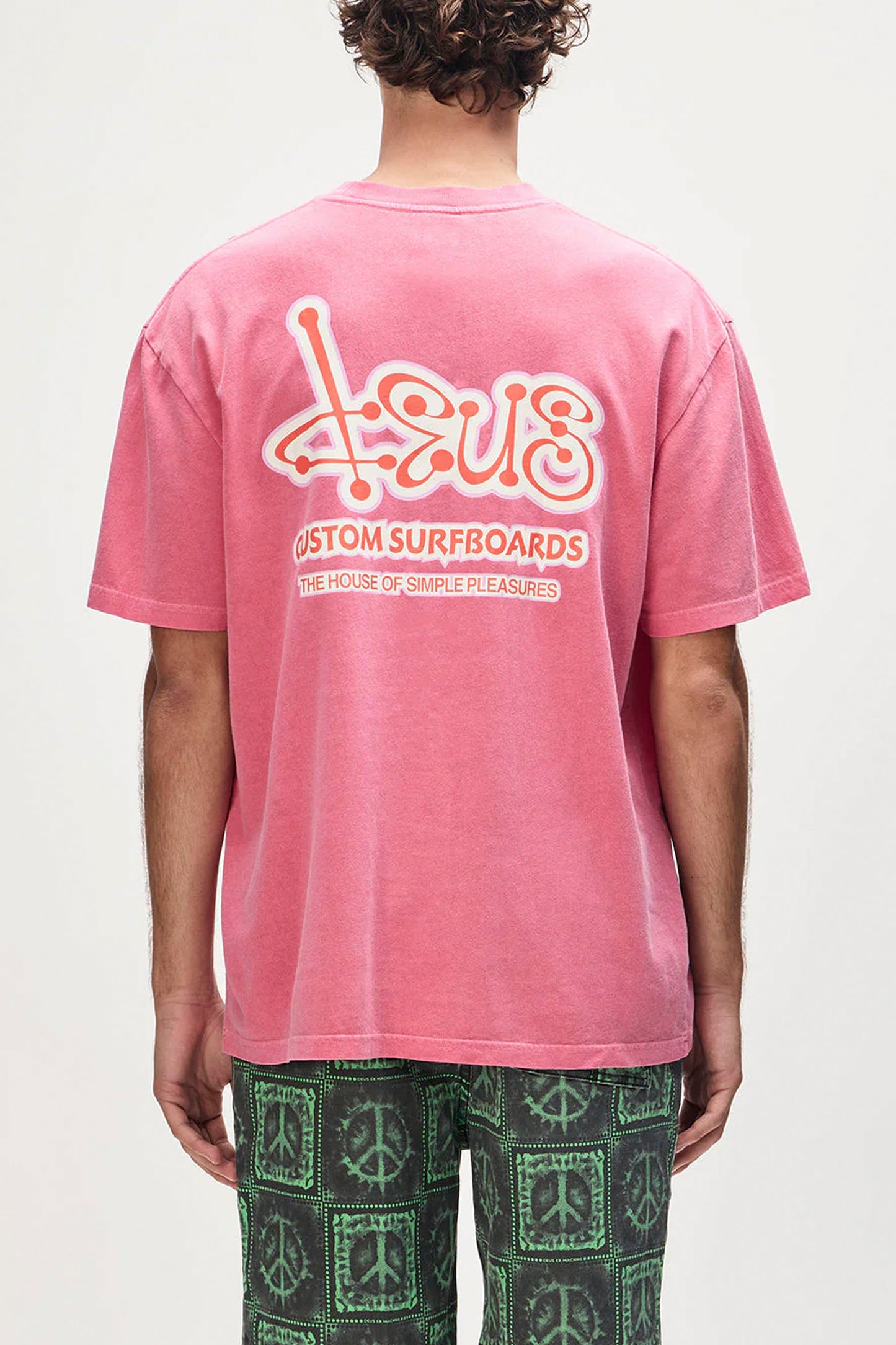Pukas Surf Shop Deus Ex Machina Sentient Tee Raspberry oversized graphic tee