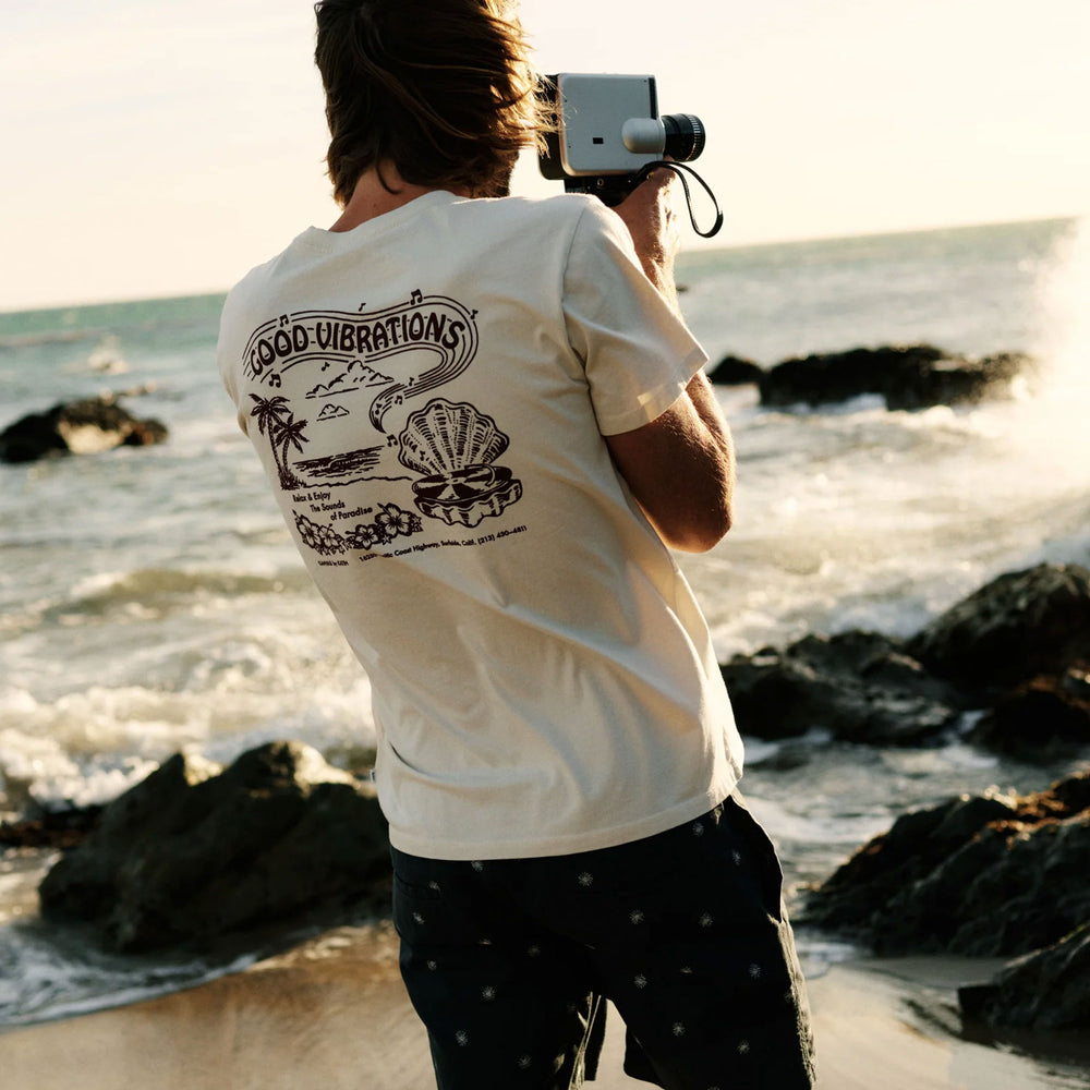Pukas Surf Shop Man Tee Katin Vibrations Vintage White