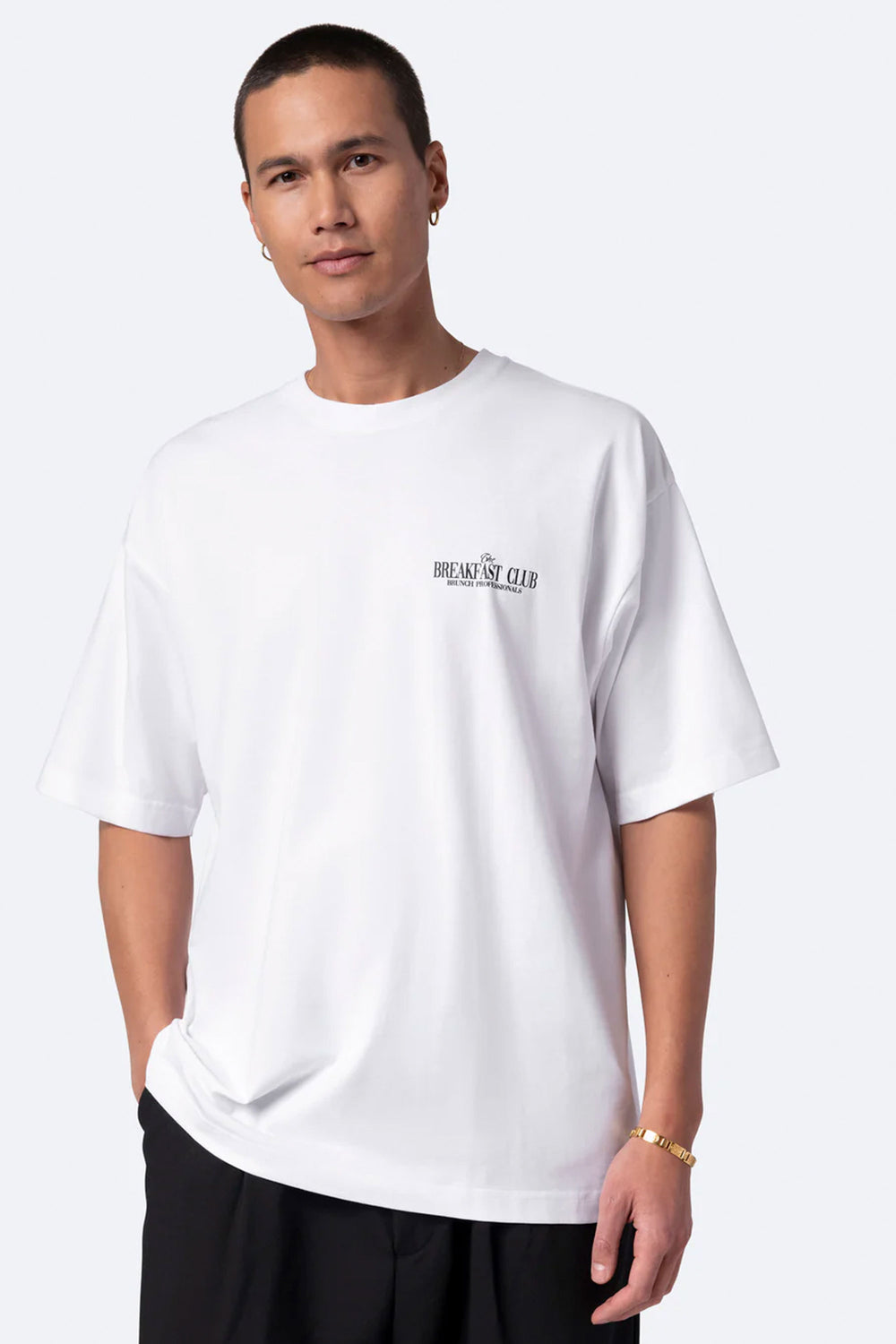 Pukas-Surf-Shop-Man-Tee-On-Vacation-Breackafast-Club-White