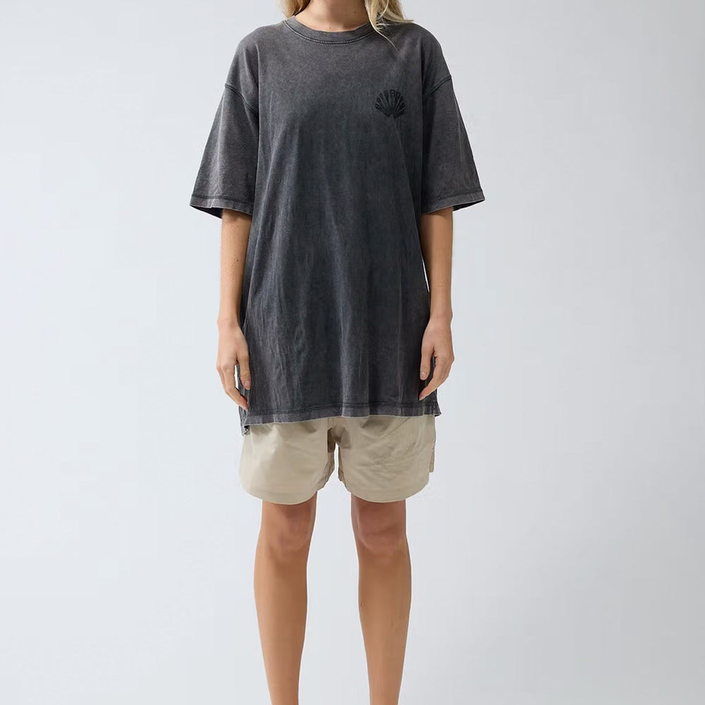 
                      
                        Pukas-Surf-Shop-Man-tee-New-Amsterdam-Logo-washed-black
                      
                    