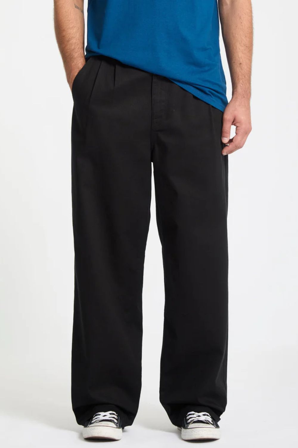 VOLCOM Baggos Pleat Pant in Black – Men's wide-leg pleated surf street pant at Pukas Surf Shop

