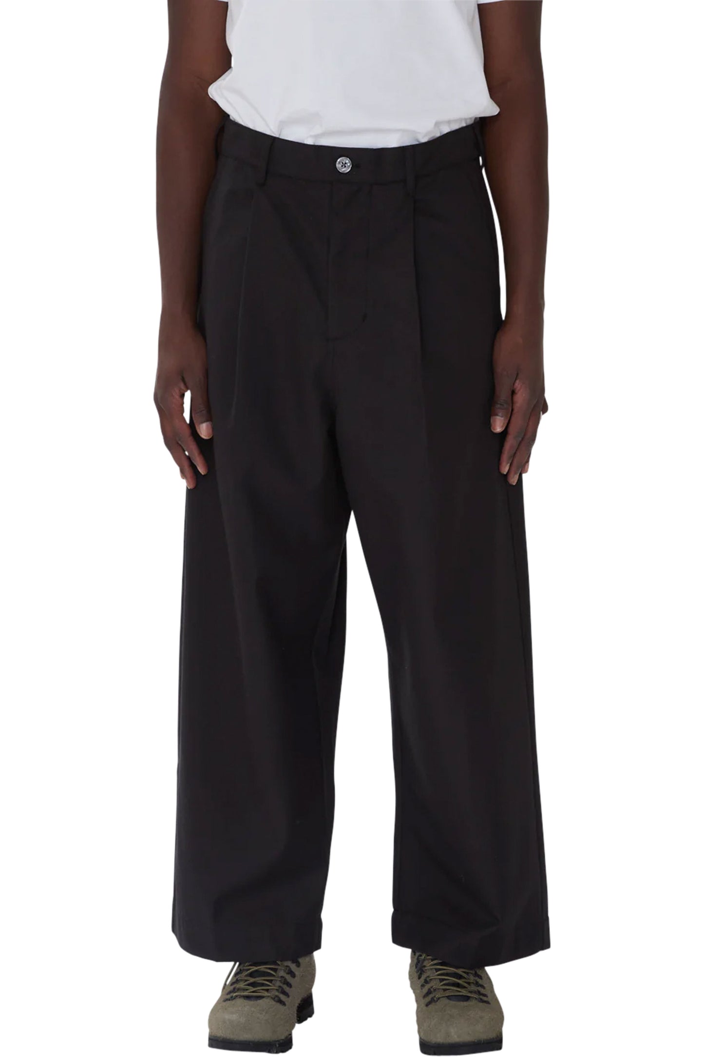 Pukas-Surf-Shop-Pant-Man-Obey-Oliver-Pleated-Pirate-Black