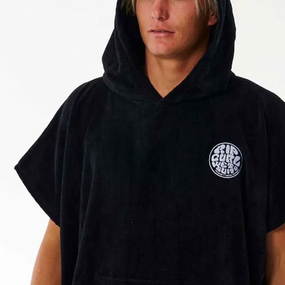 
                      
                        Pukas-Surf-Shop-Poncho-man-logo-hooded-black
                      
                    