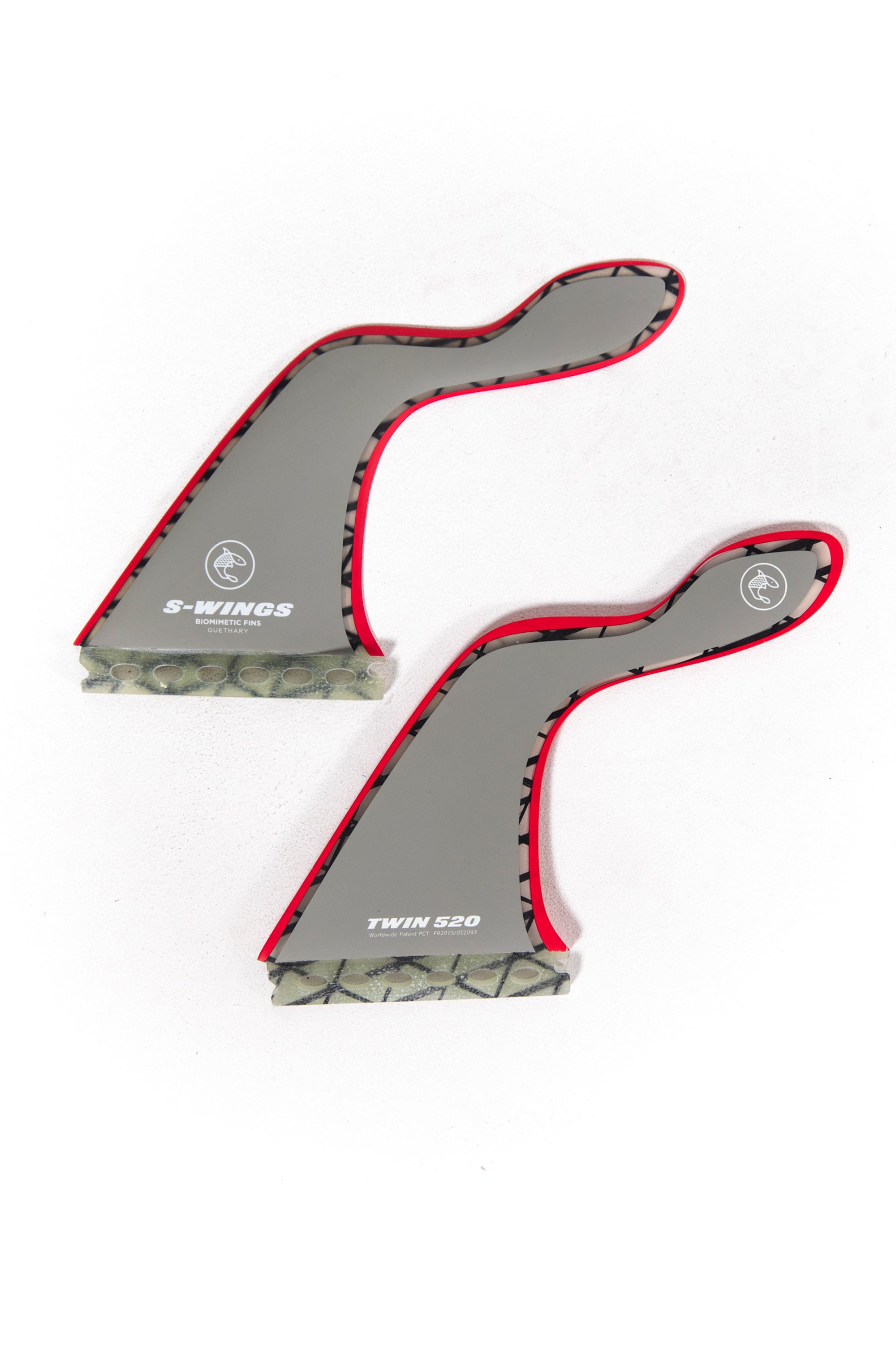 b*i様 S-WINGS TWIN 520 RED CARBON(FUTURES S-WINGS - TWIN 520 - CARBON - RED | Shop at PUKAS SURF SHOP