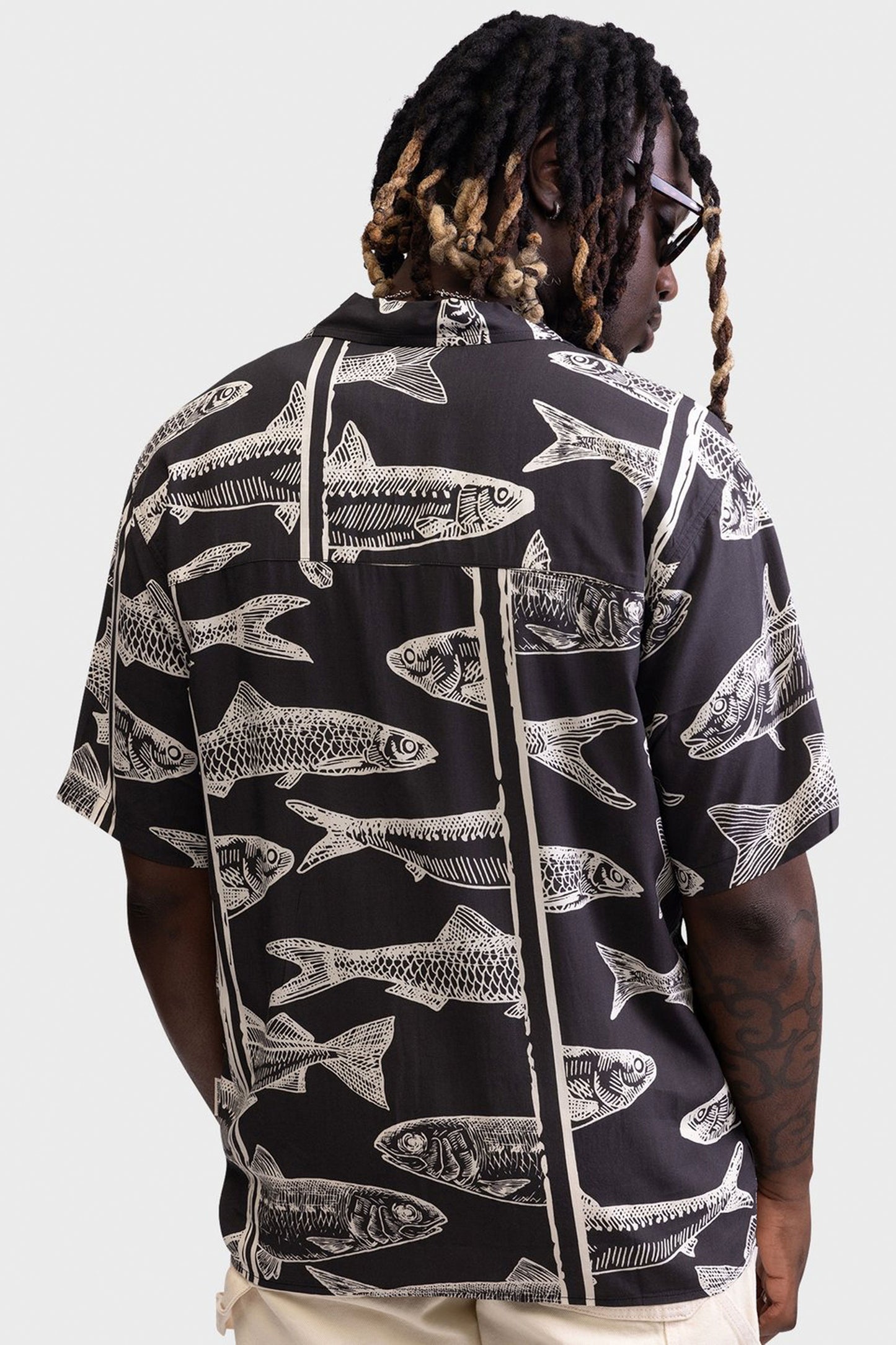 Pukas-Surf-Shop-Shirt-Redefined-Rebel-RRemy-Boxy-fit-Pirate-Black