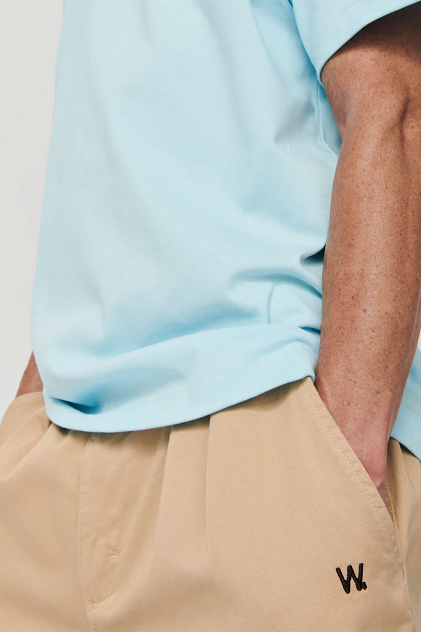 WE ARE NOT FRIENDS - PLEAT CHINO SHORTS